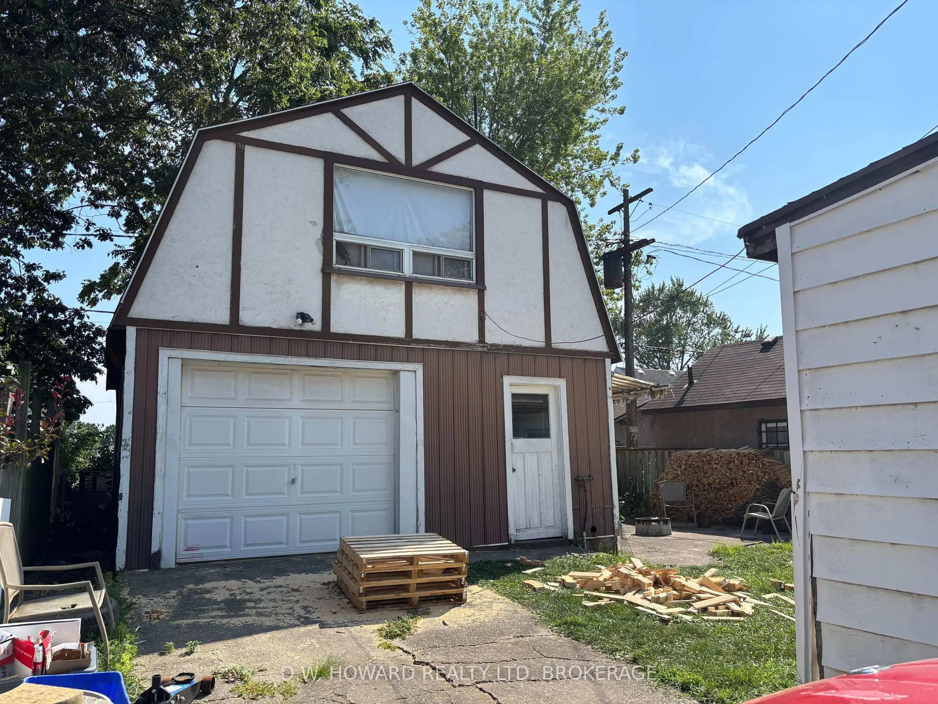 Unknown for 389 Hennepin Ave, Welland Ontario L3B 4T4