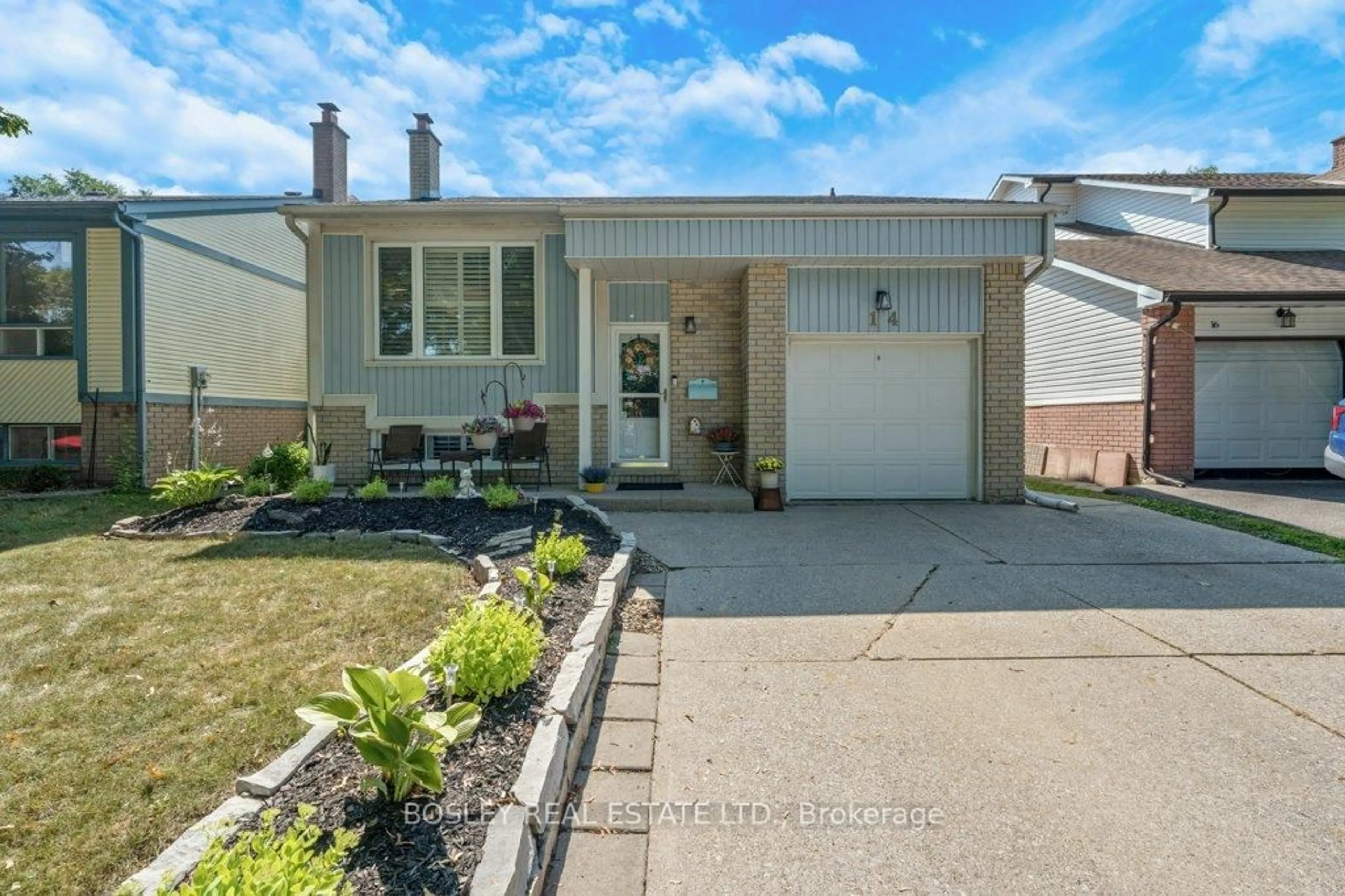 Home with vinyl exterior material, street for 14 Angela Cres, Cambridge Ontario N1S 4B6