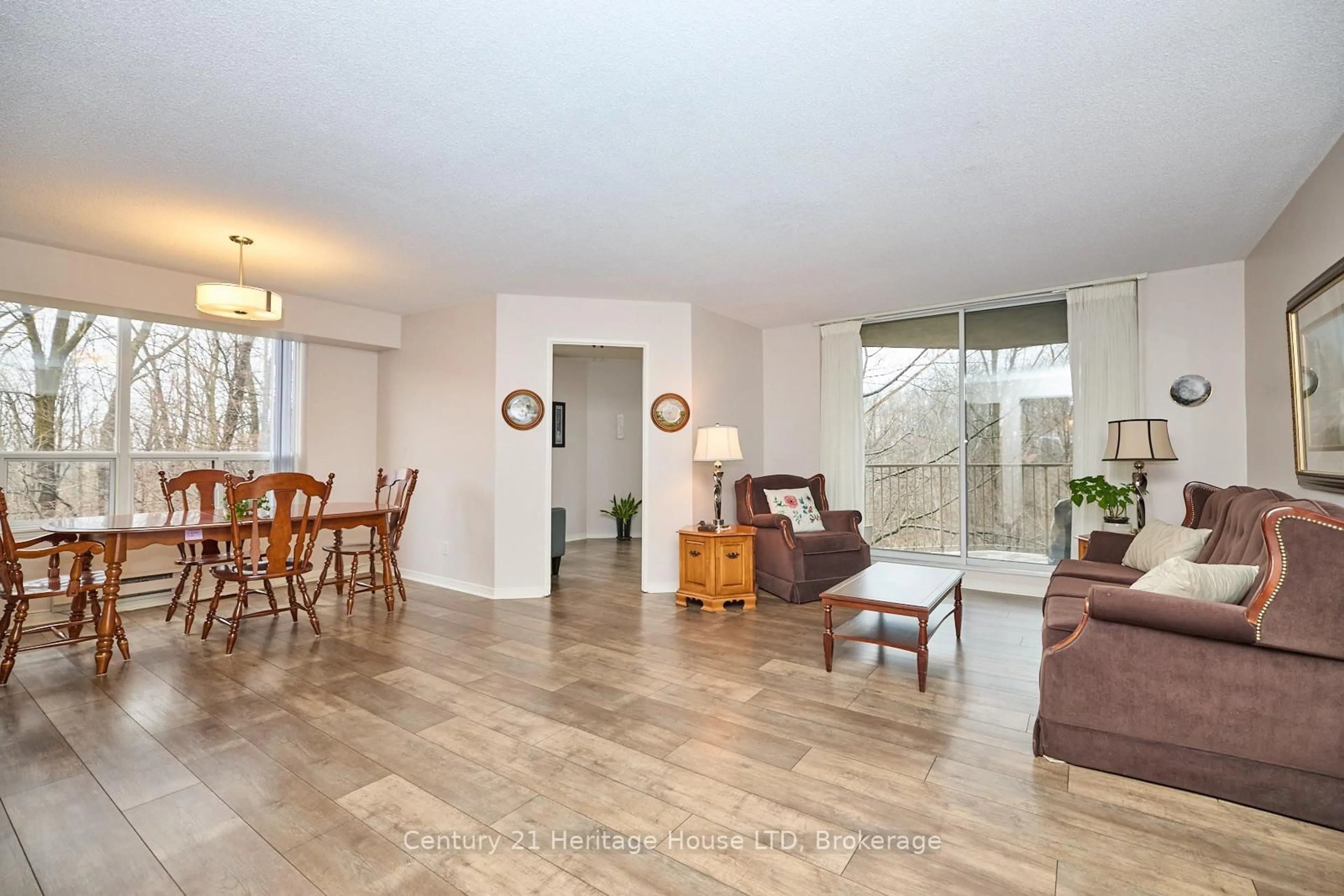 Living room with furniture, unknown for 8111 Forest Glen Dr #317, Niagara Falls Ontario L2H 2Y7