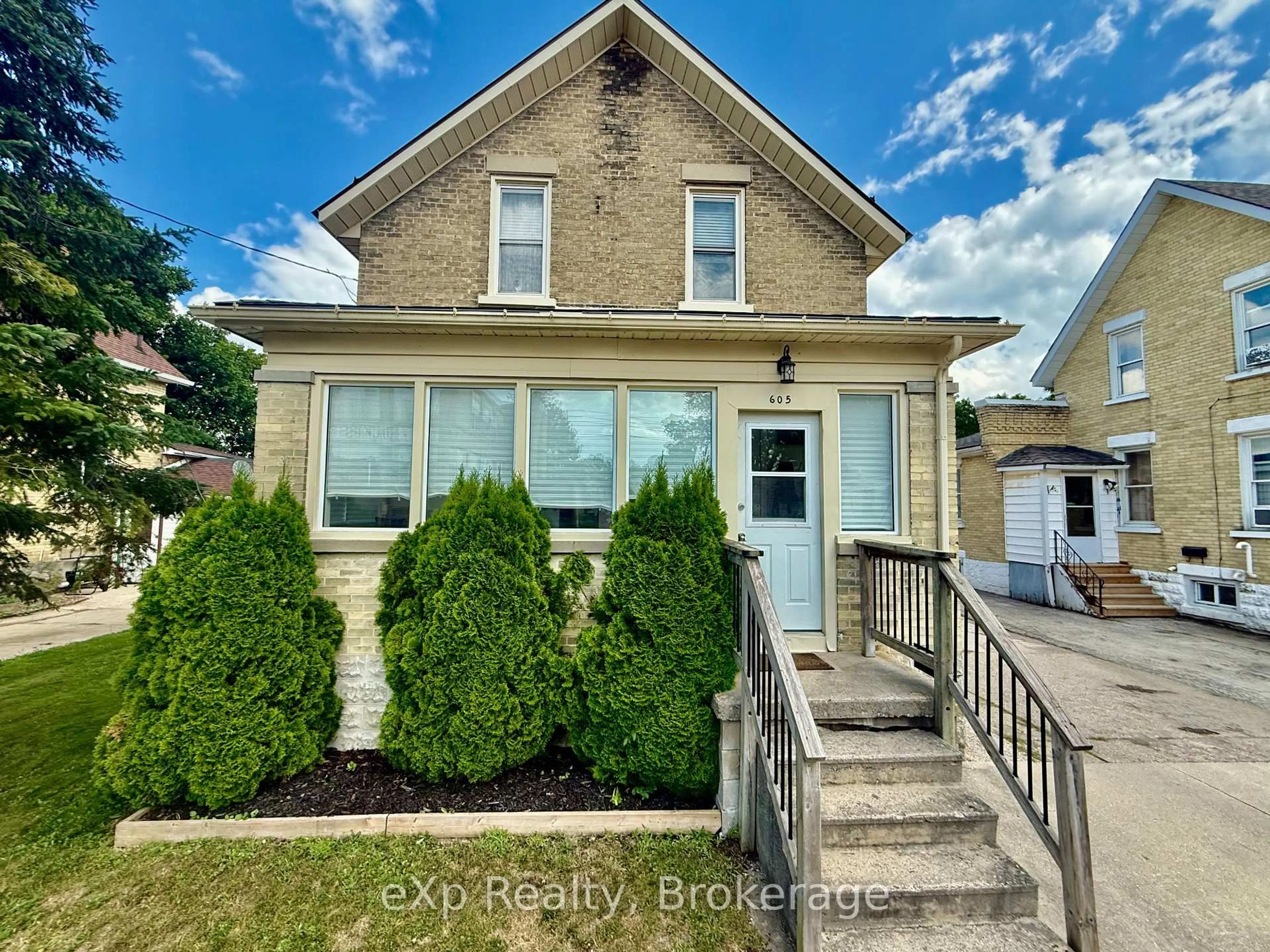 Unknown for 605 10th Ave, Hanover Ontario N4N 2P6