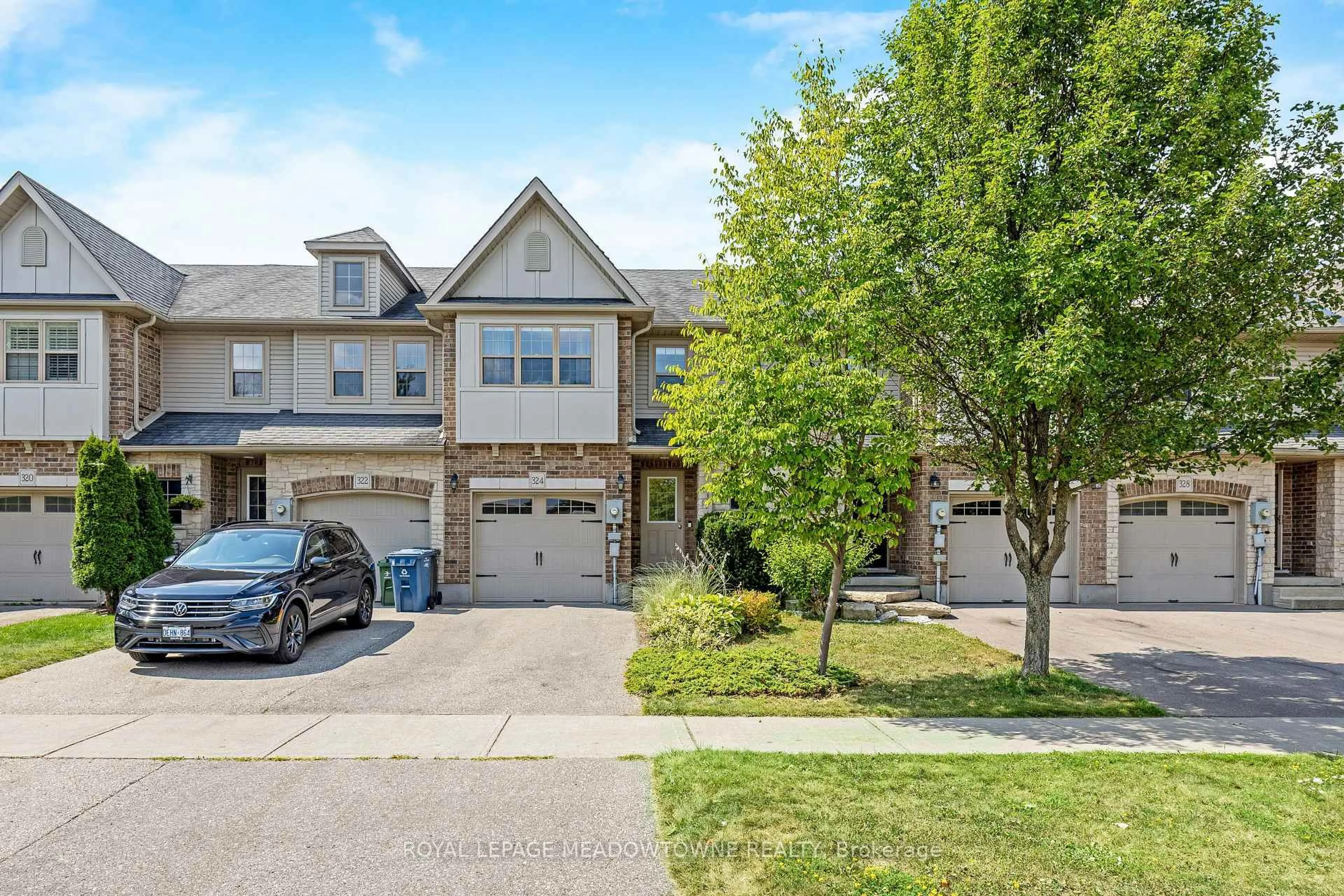 A pic from outside/outdoor area/front of a property/back of a property/a pic from drone, street for 324 Severn Dr, Guelph Ontario N1E 0E9