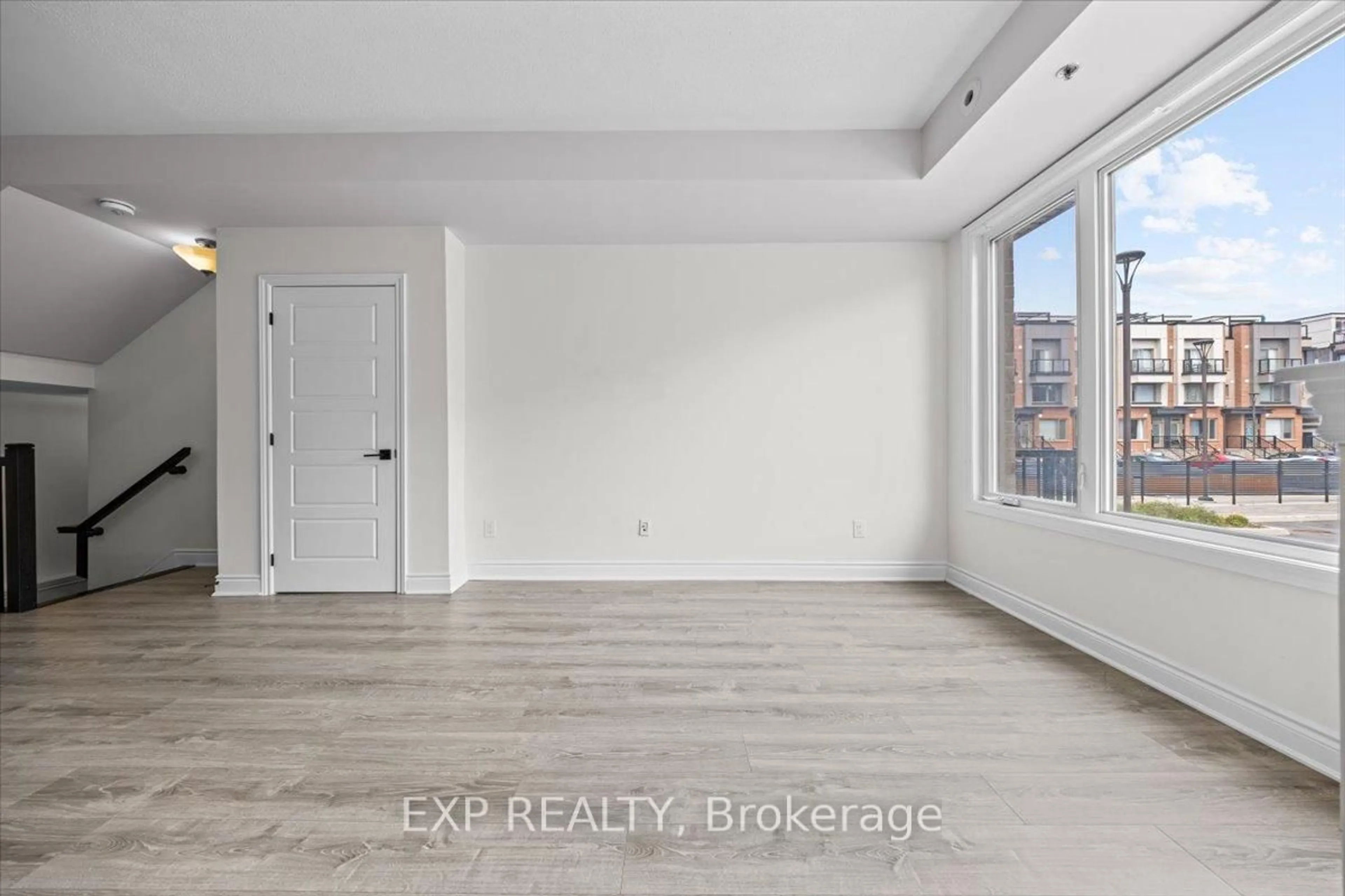 A pic of a room for 625 Makwa Private, Ottawa Ontario K1K 5A4