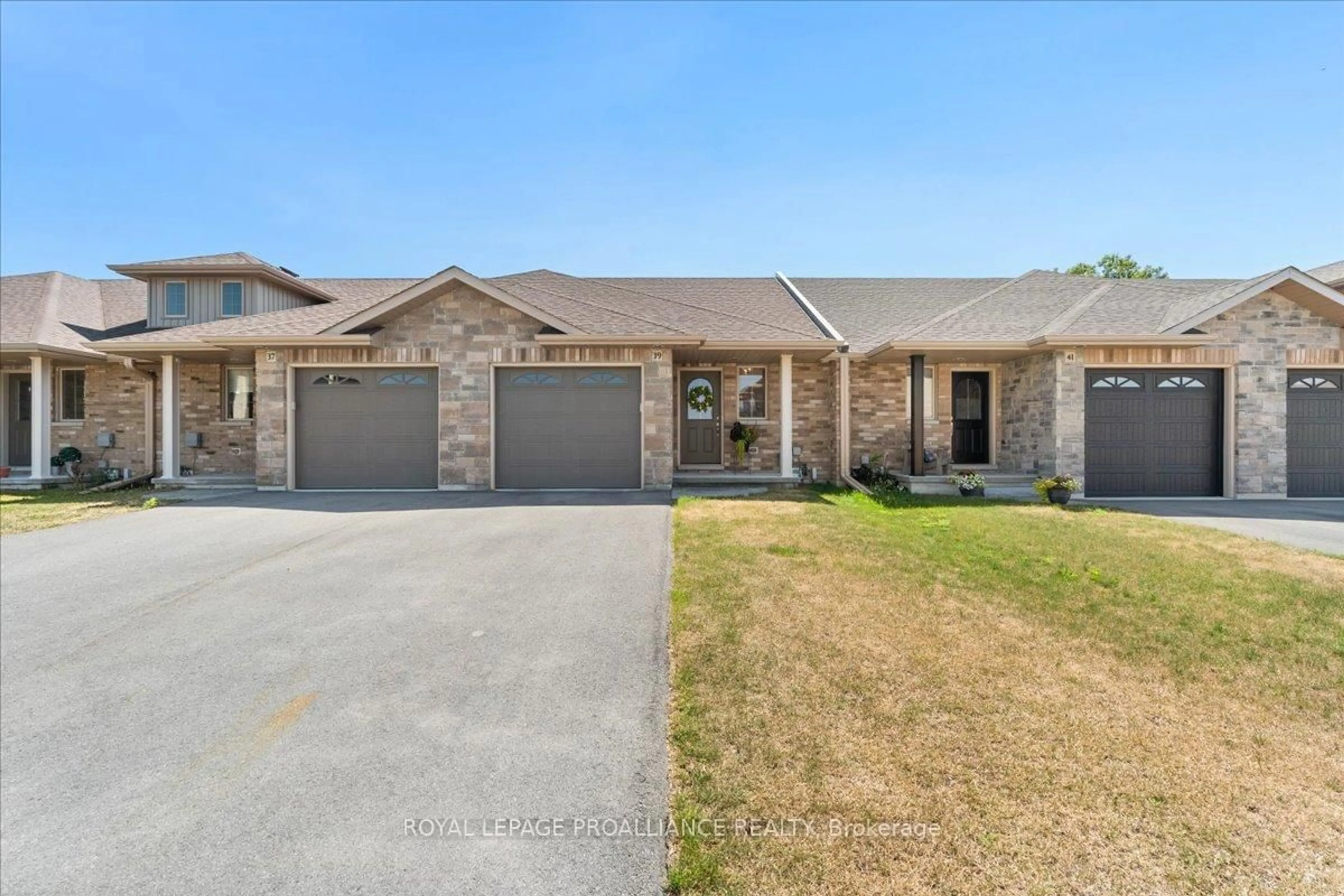 Unknown for 39 Hillside Meadow Dr, Quinte West Ontario K8V 0J5