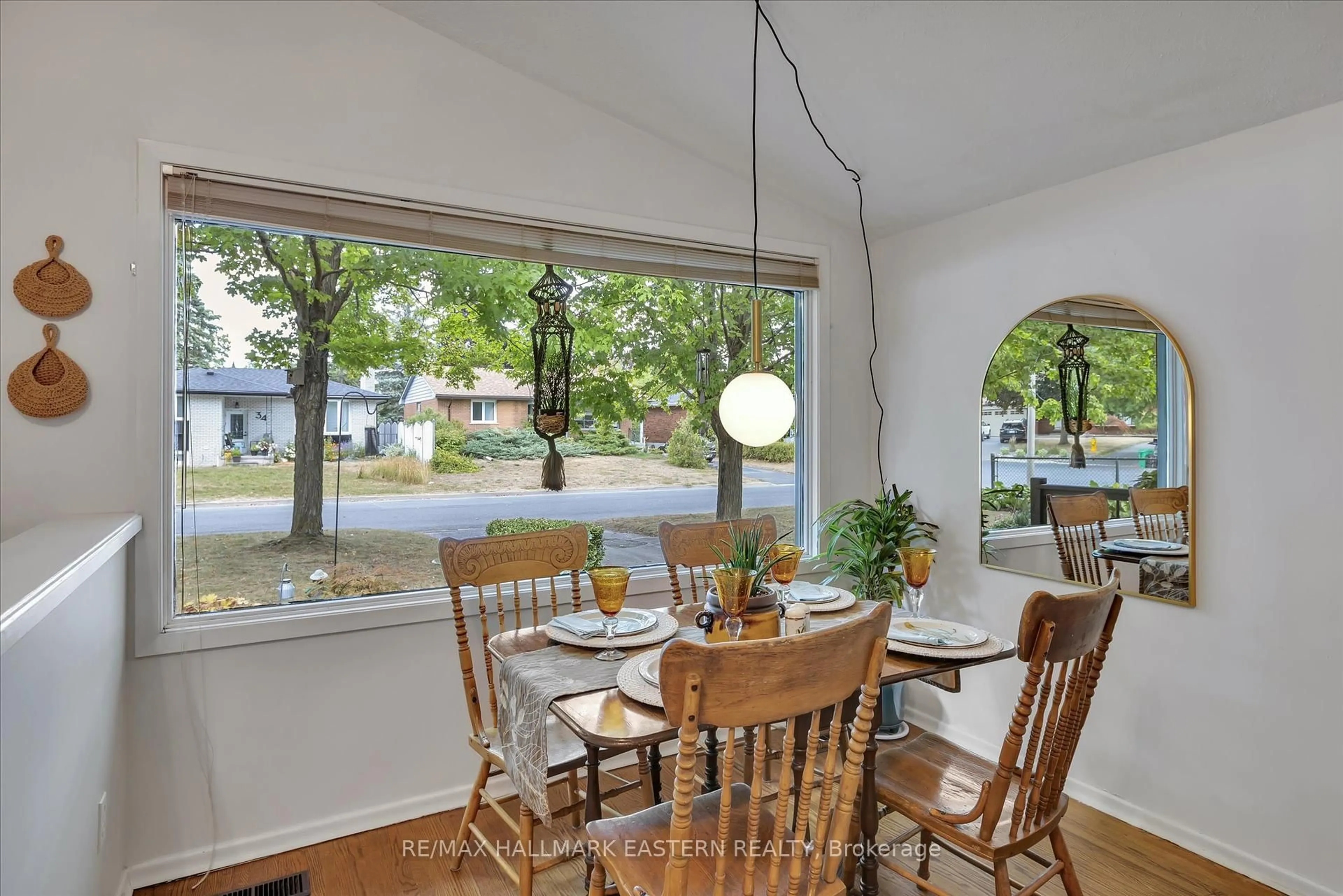 Dining room, unknown for 33 Parkview Dr, Peterborough North Ontario K9H 5M5