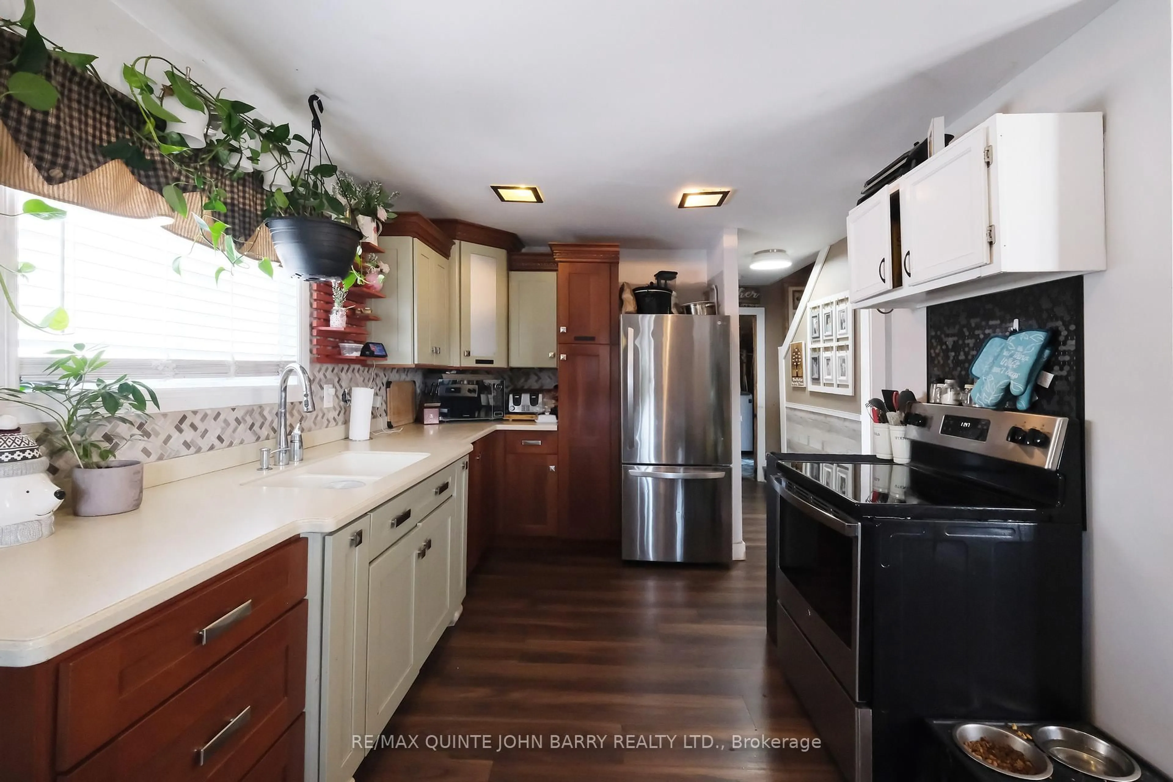 Open concept kitchen, unknown for 14 Harriet St, Quinte West Ontario K8V 4L4