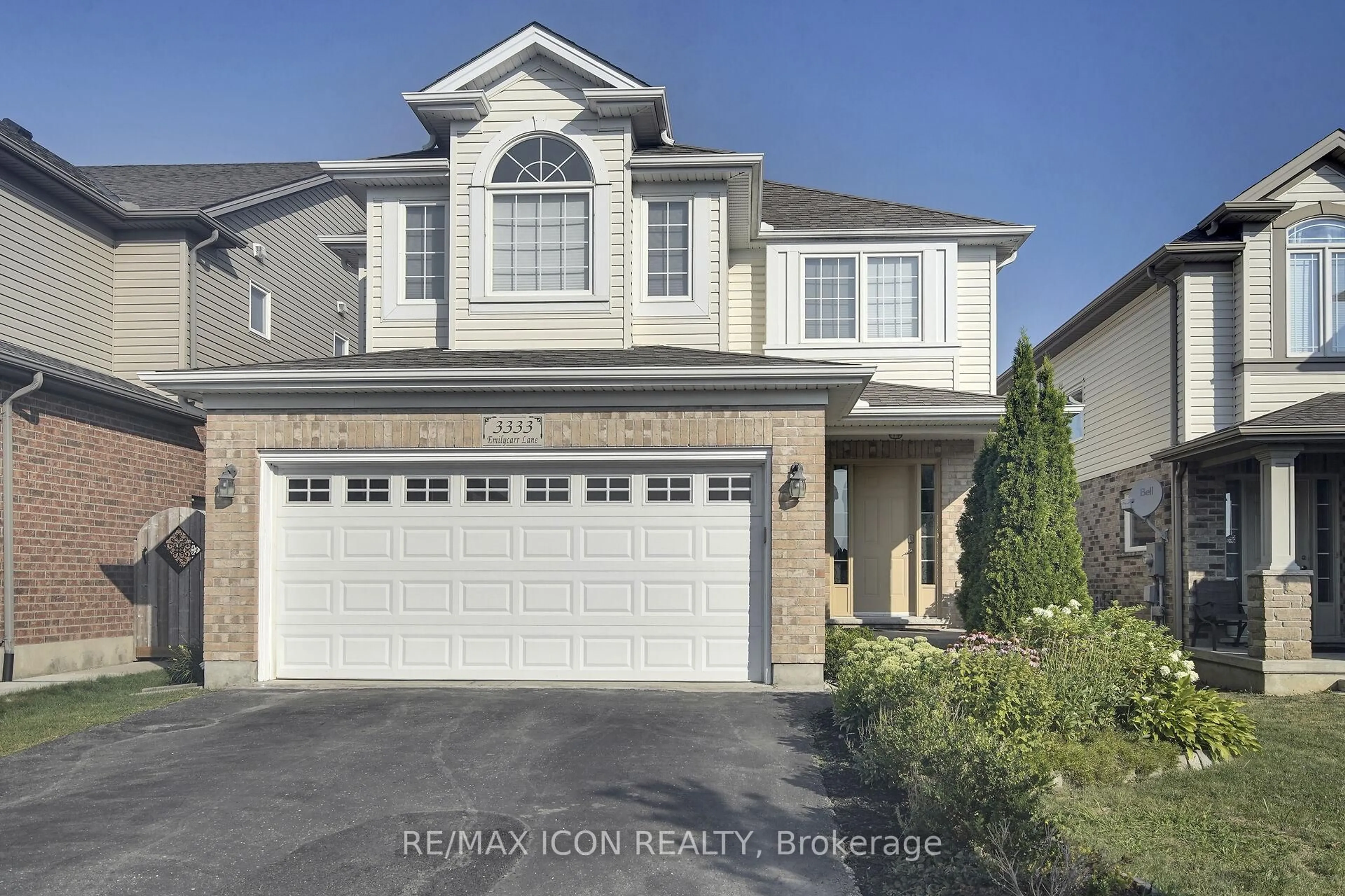 Home with vinyl exterior material, street for 3333 Emilycarr Lane, London South Ontario N6L 0A3