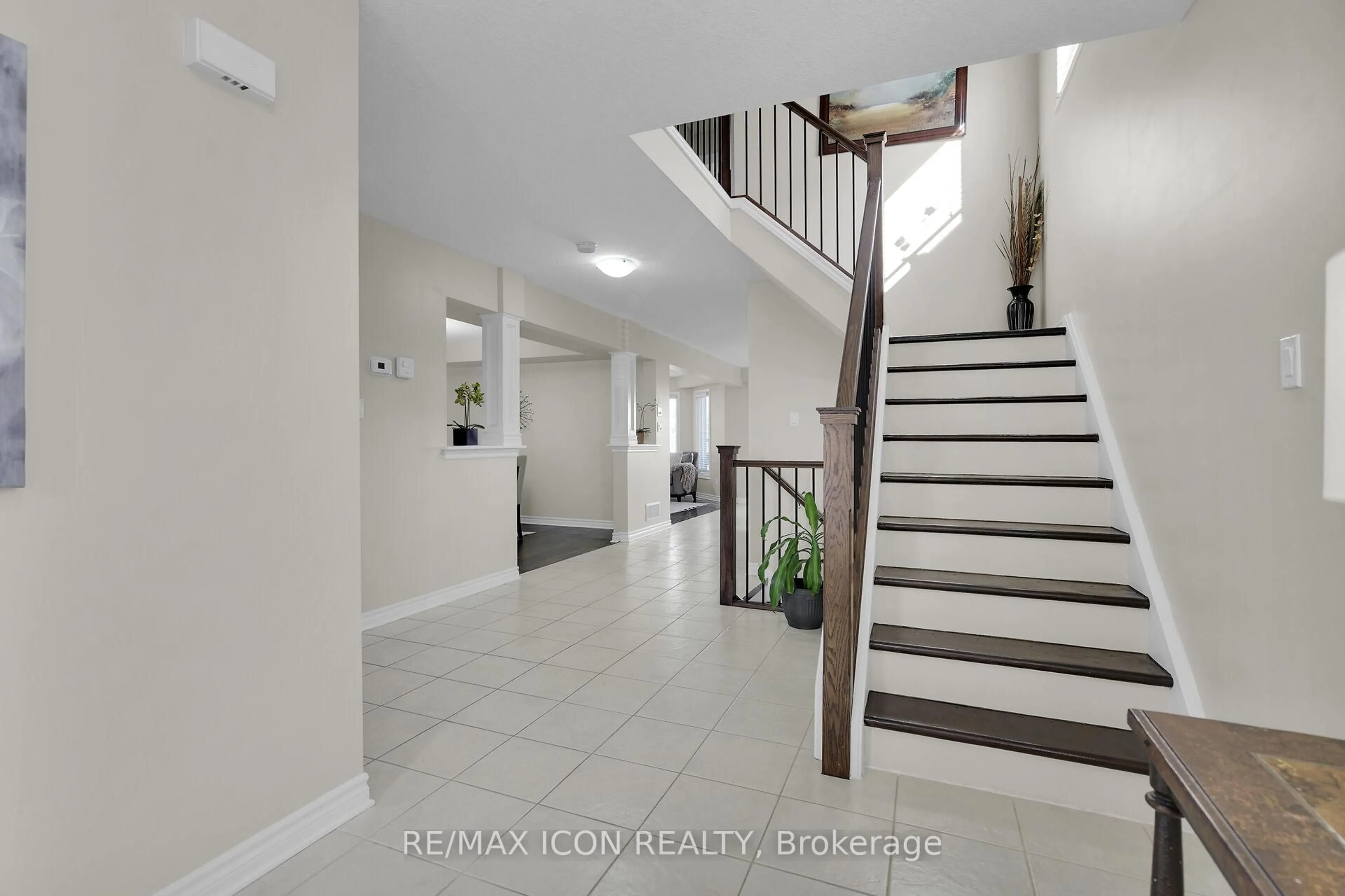 Indoor entryway for 3333 Emilycarr Lane, London South Ontario N6L 0A3