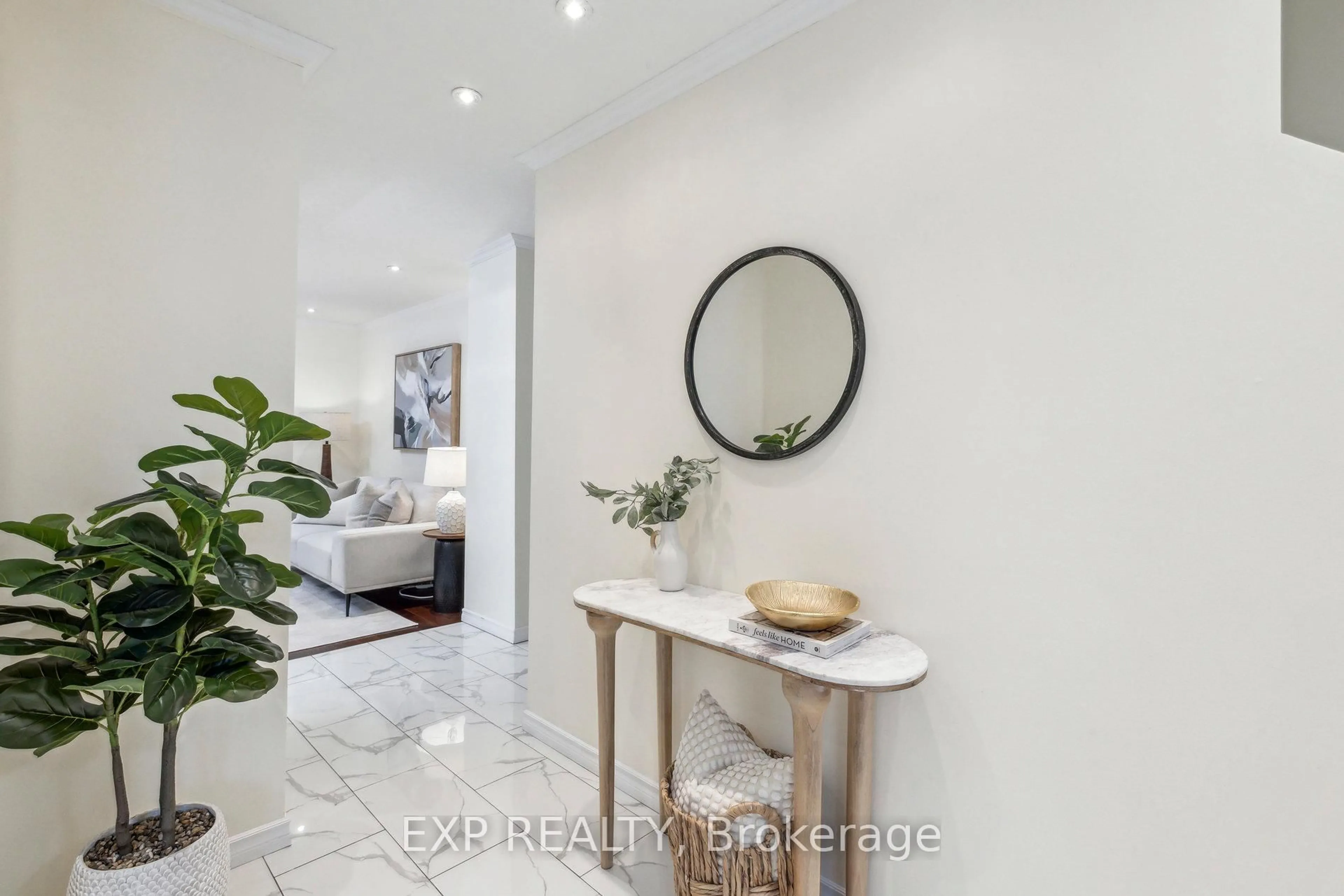 Indoor entryway for 407 Keats Way #3, Waterloo Ontario N2L 5S7