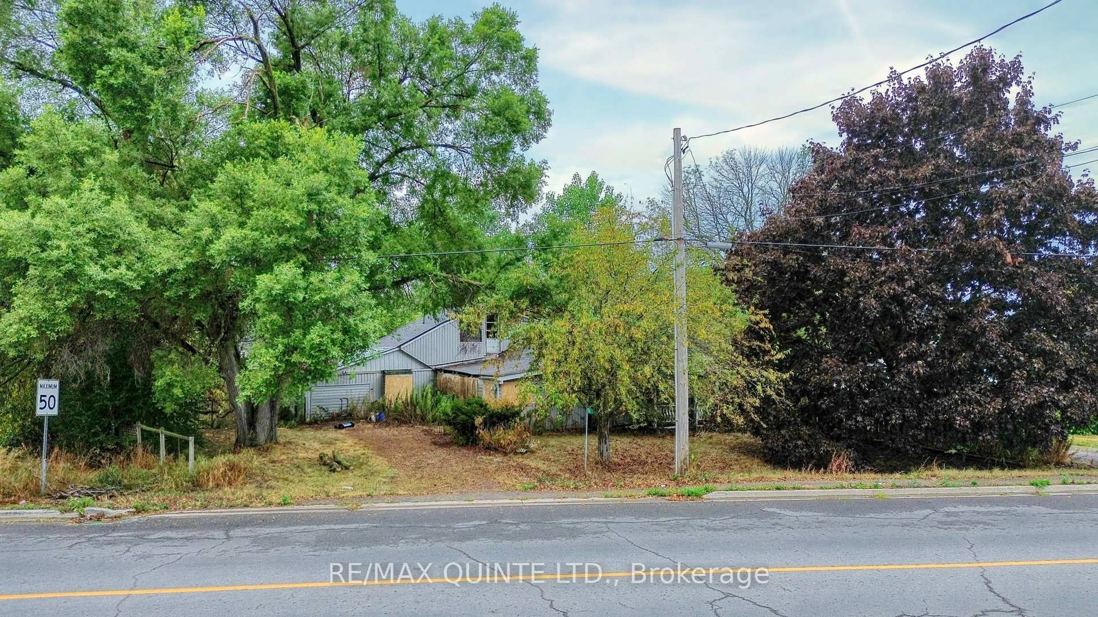 Blurry image for 74 County Rd 3, Prince Edward County Ontario K8N 0L2