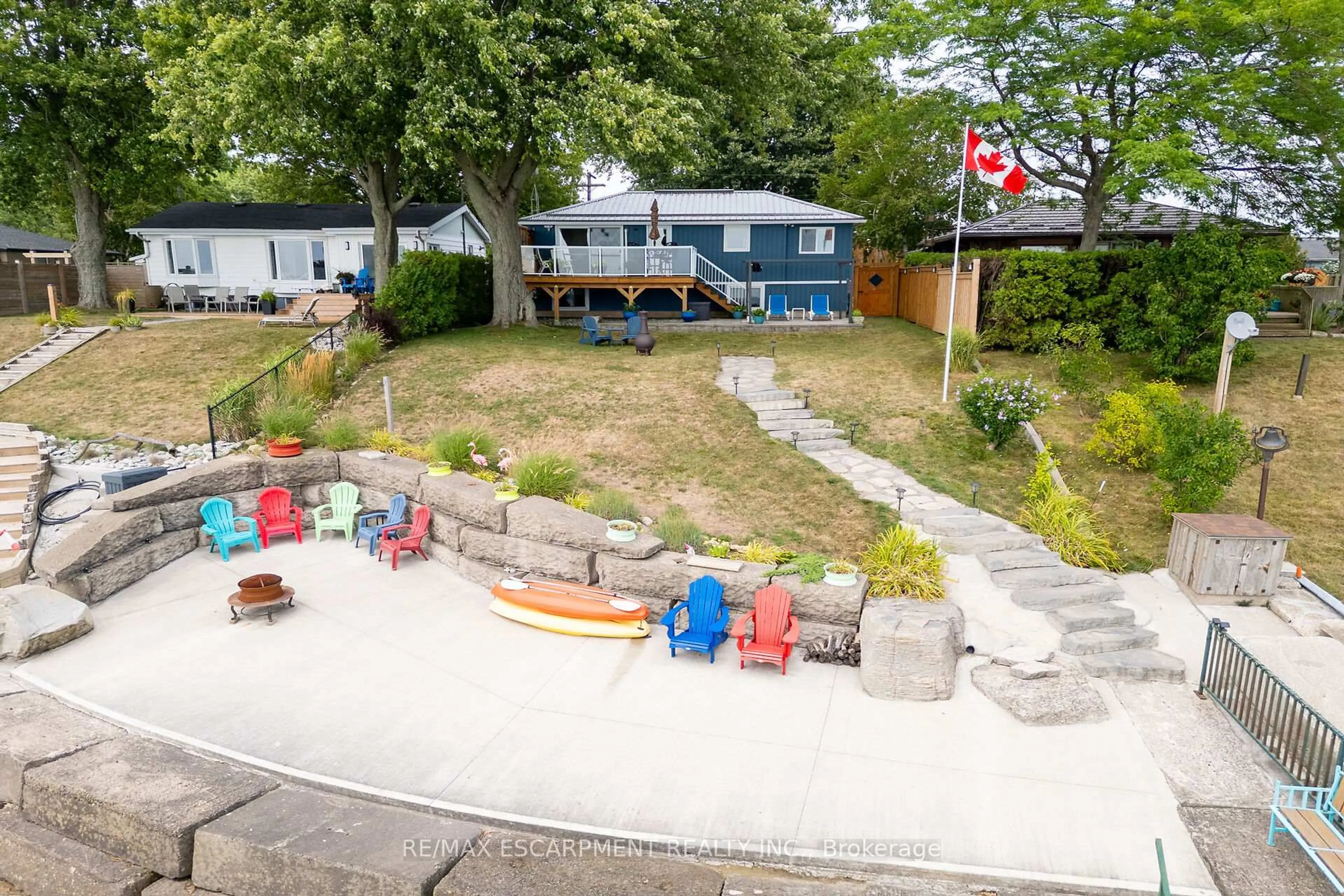 A pic from outside/outdoor area/front of a property/back of a property/a pic from drone, mountain view for 42 Erieview Lane, Haldimand Ontario N0A 1P0