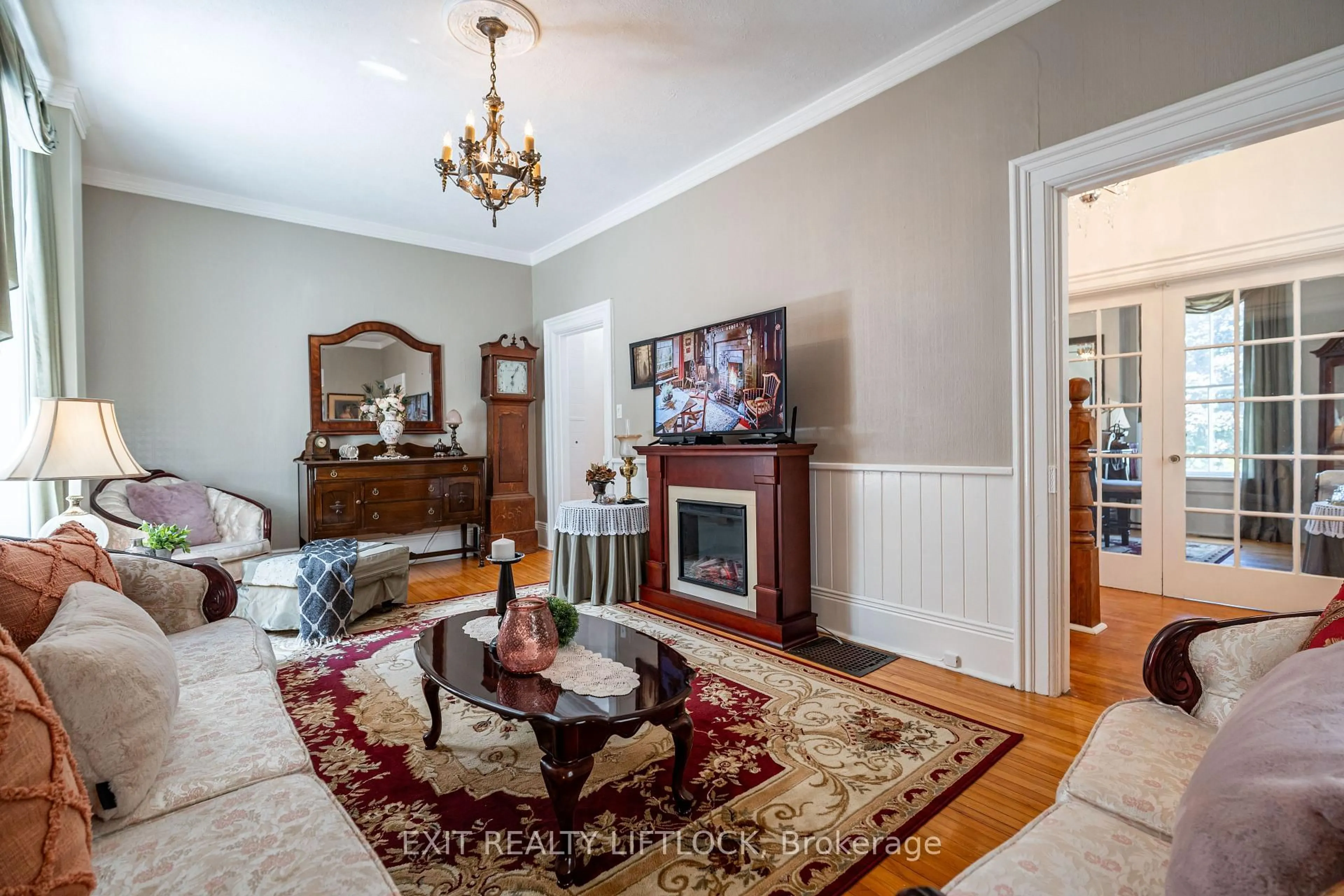 Living room with furniture, unknown for 174 County Road 28, Cavan Monaghan Ontario L0A 1G0