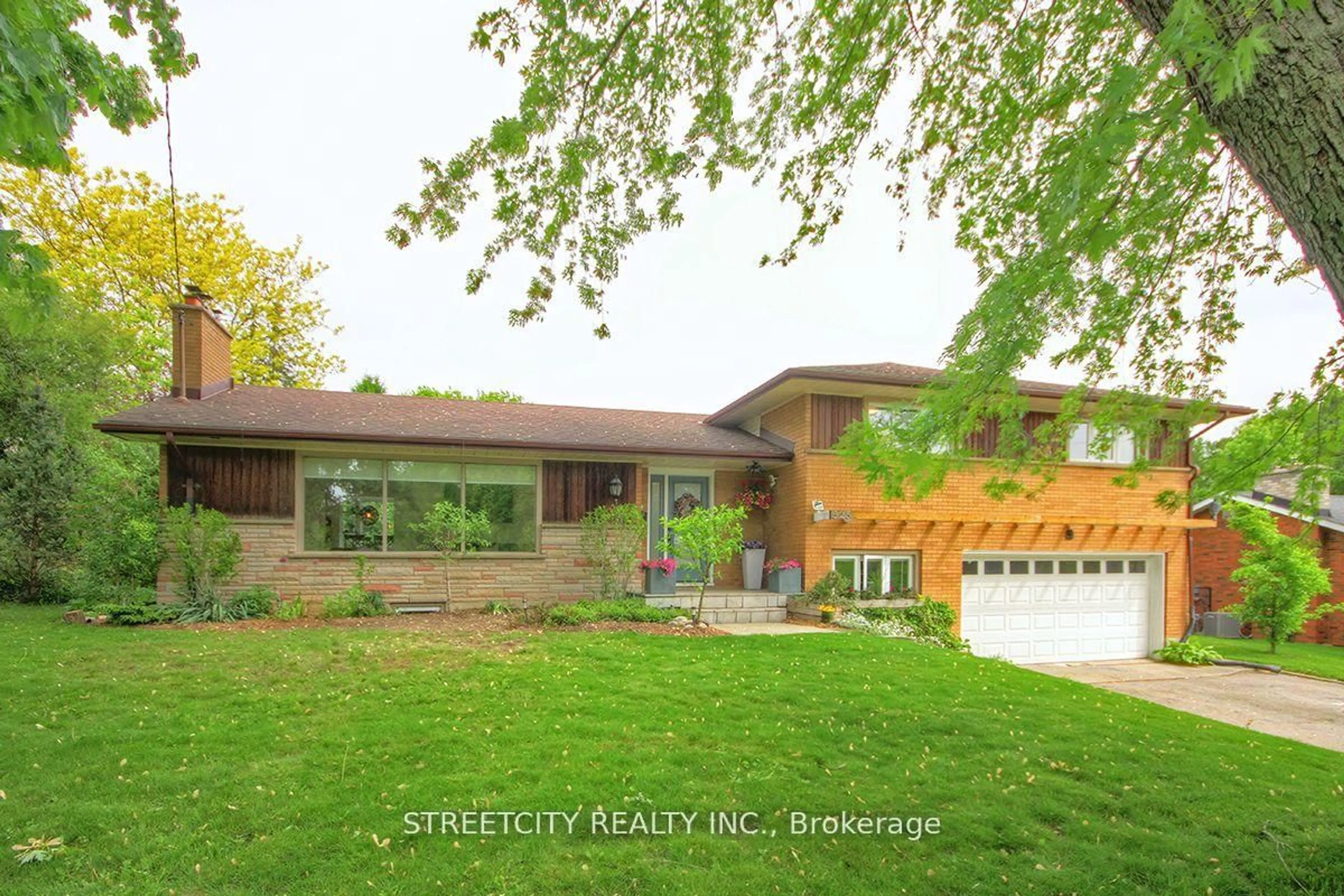 Home with brick exterior material, street for 825 Clearview Ave, London North Ontario N6H 2N1