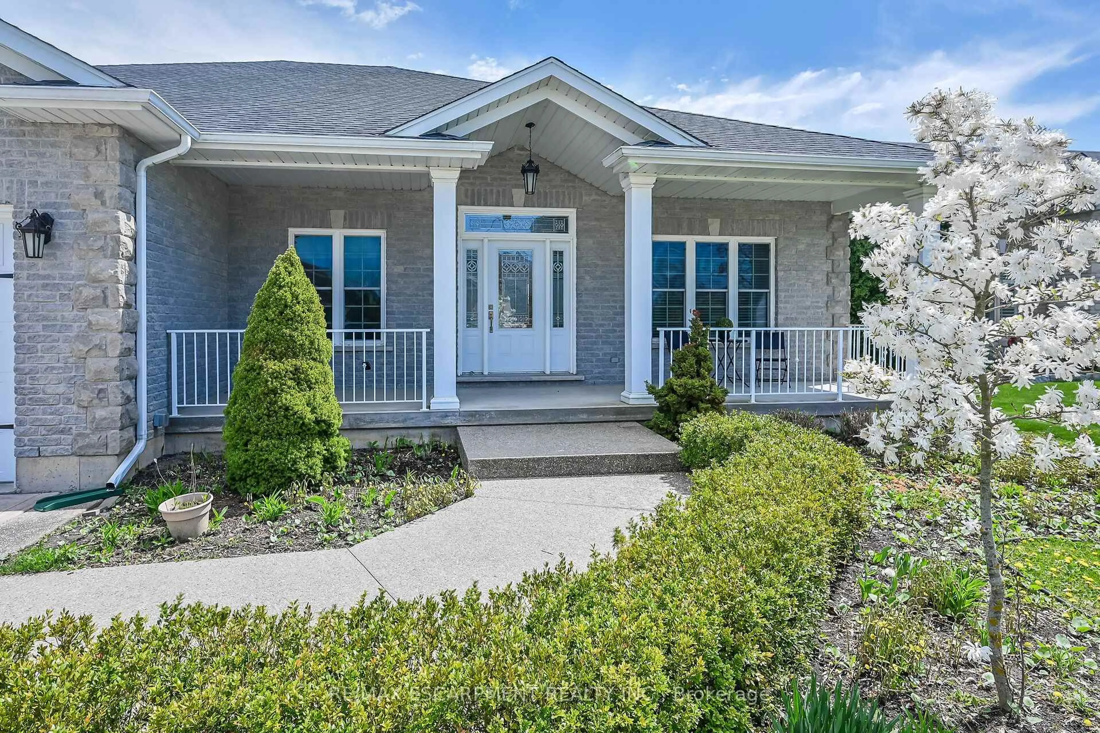 Home with vinyl exterior material, street for 186 DONJON Blvd, Norfolk Ontario N0A 1N7