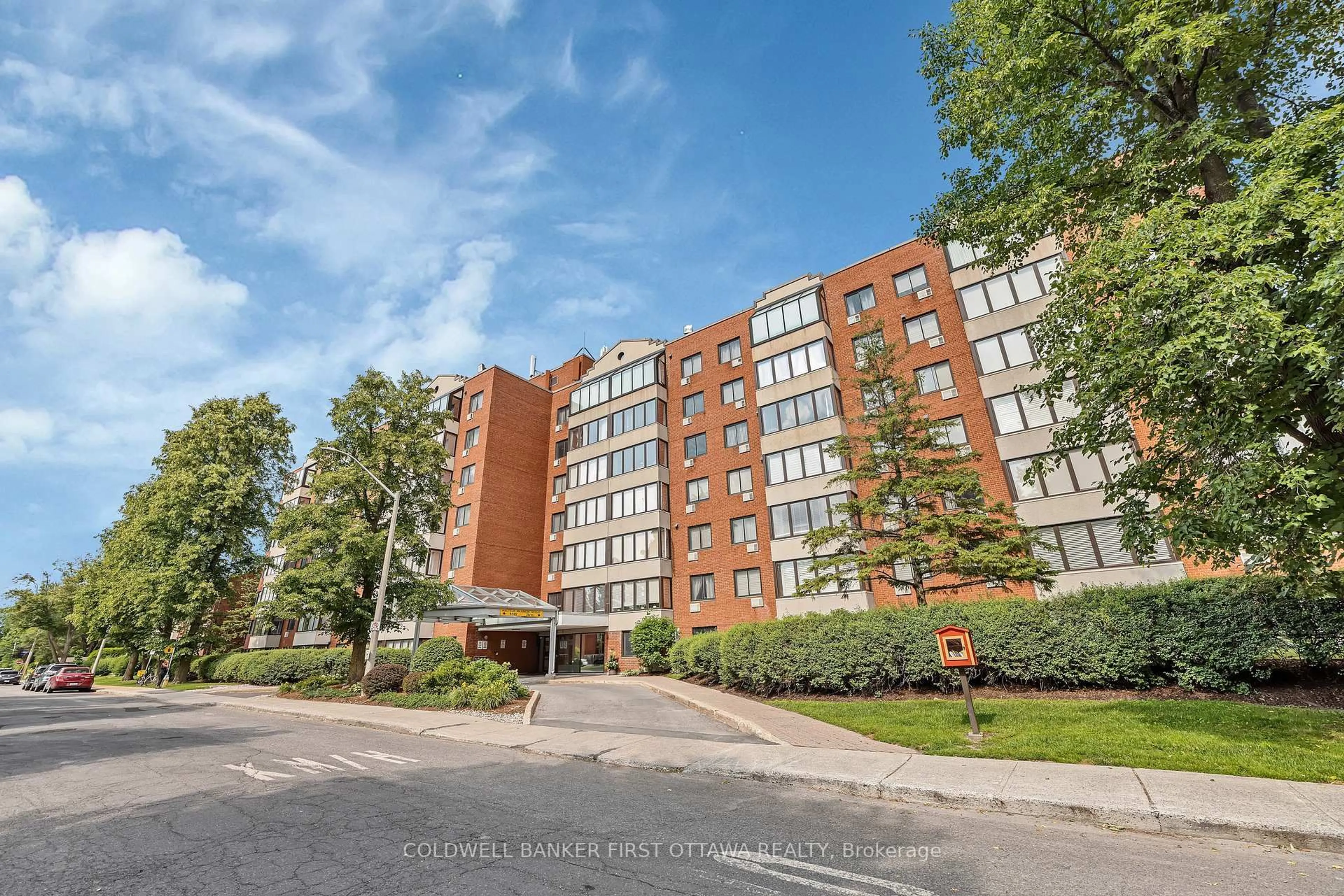 Unknown for 225 Alvin Rd #111, Ottawa Ontario K1K 4H6