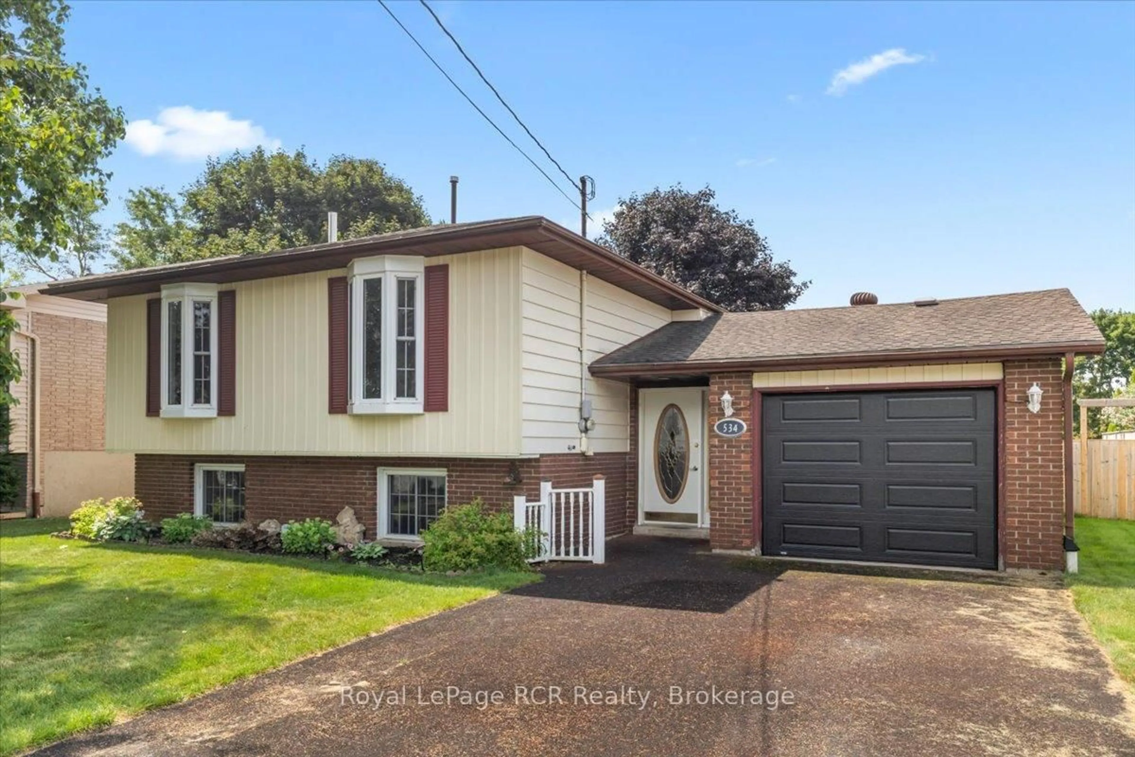 Home with brick exterior material, street for 534 21st Ave, Hanover Ontario N4N 3H4