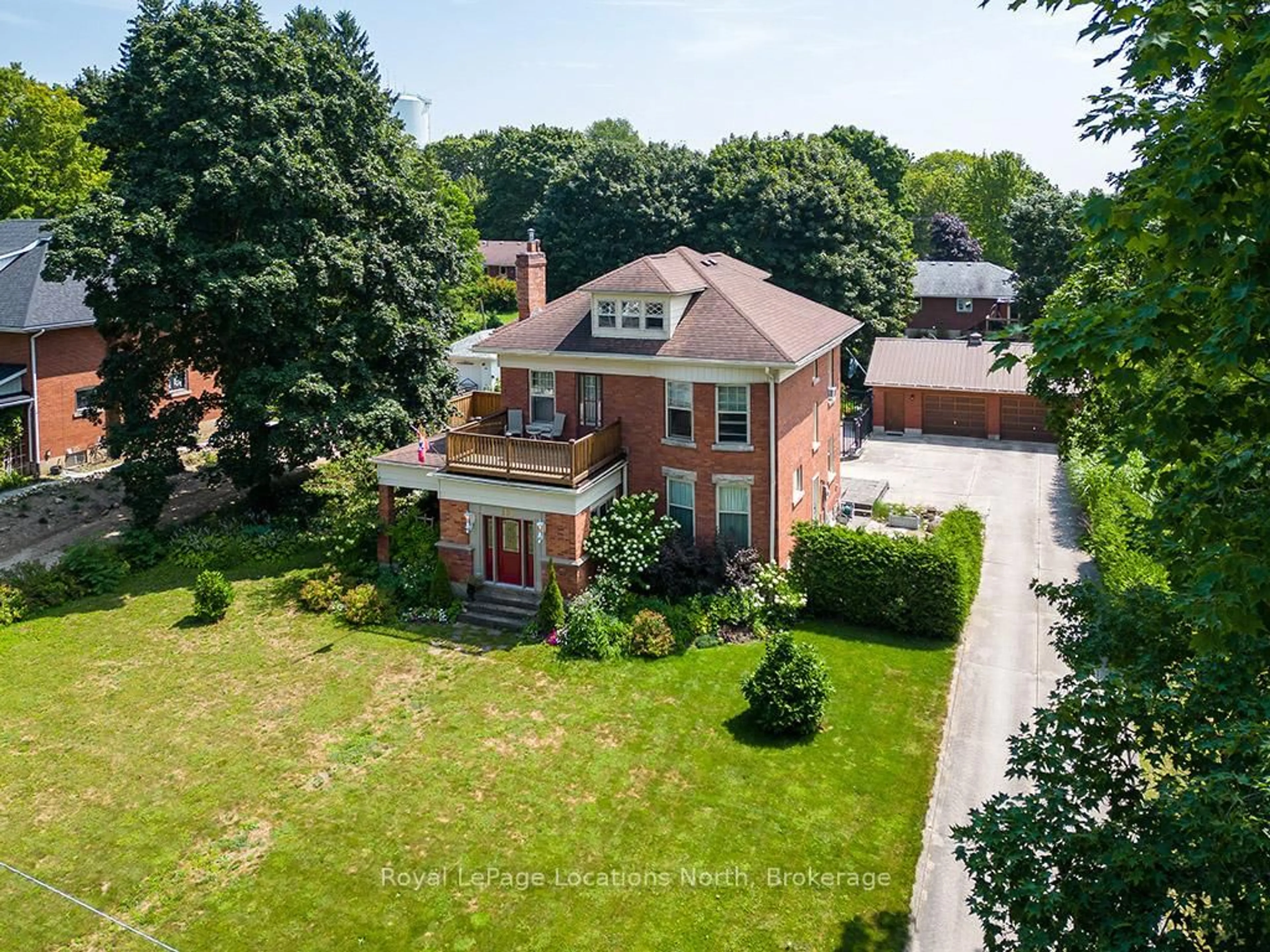 A pic from outside/outdoor area/front of a property/back of a property/a pic from drone, street for 103 Mark St, Grey Highlands Ontario N0C 1H0
