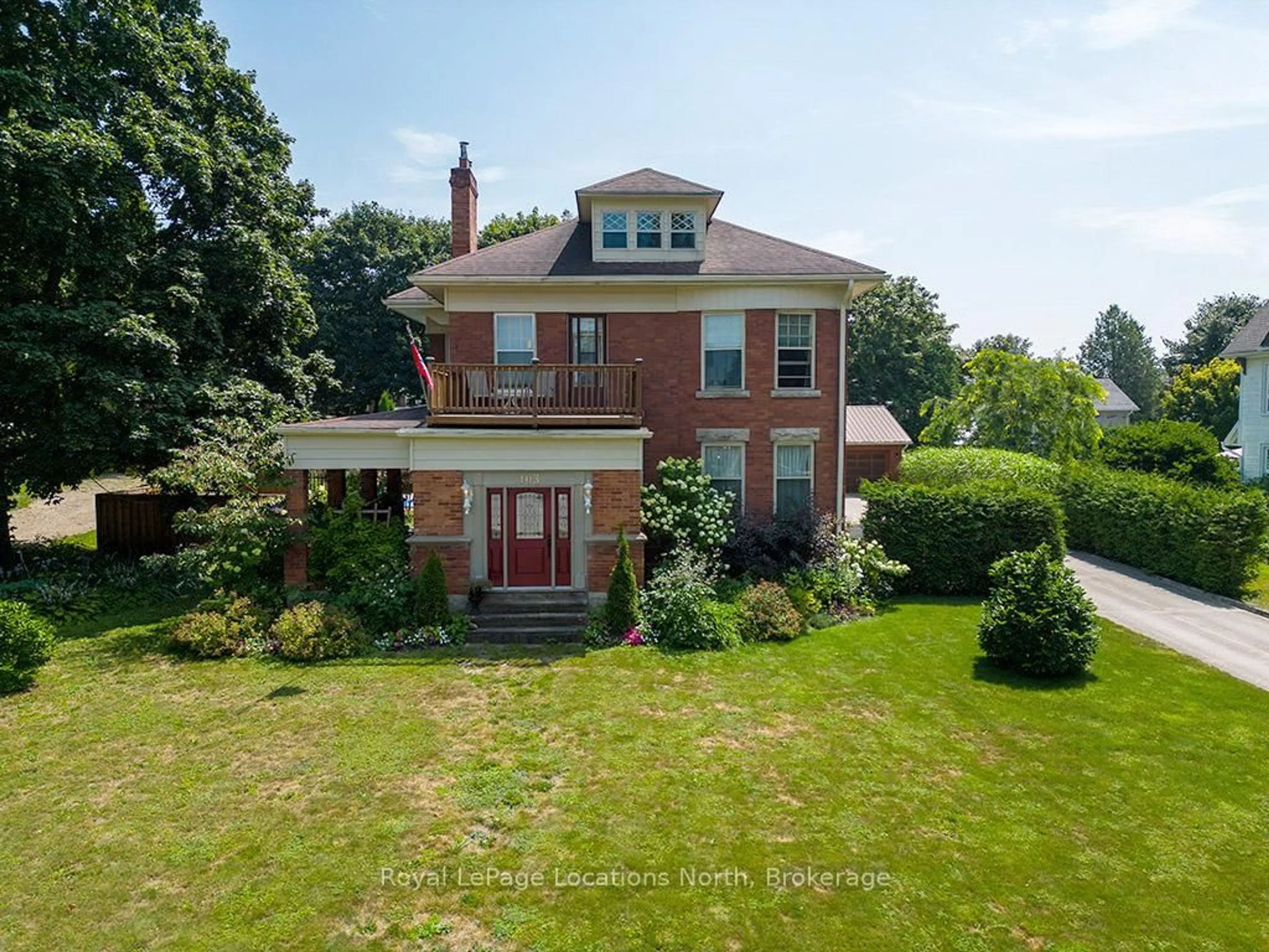 A pic from outside/outdoor area/front of a property/back of a property/a pic from drone, building for 103 Mark St, Grey Highlands Ontario N0C 1H0