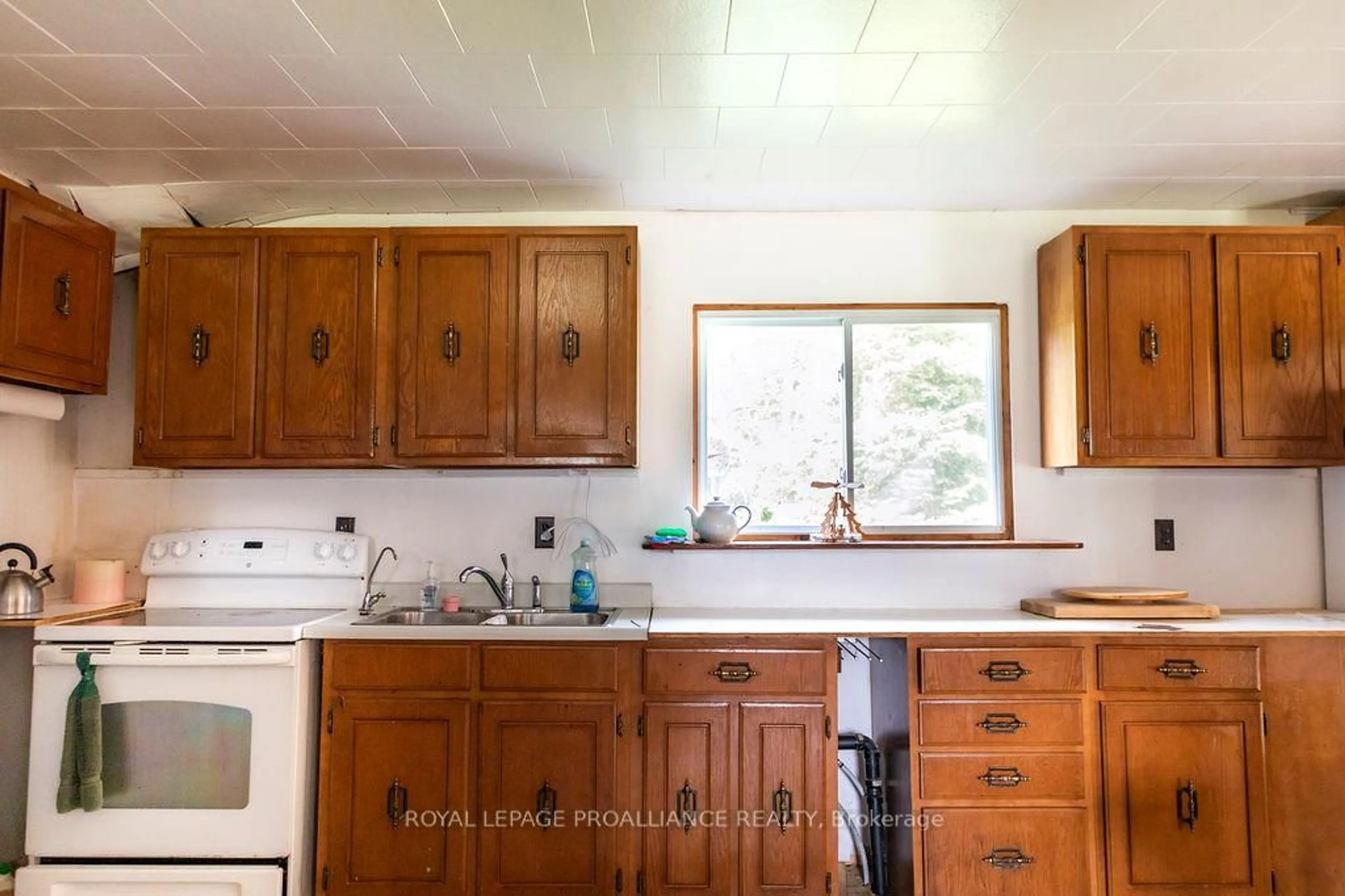 Standard kitchen, unknown for 3314 Flinton Rd, Kaladar Ontario K0H 1P0