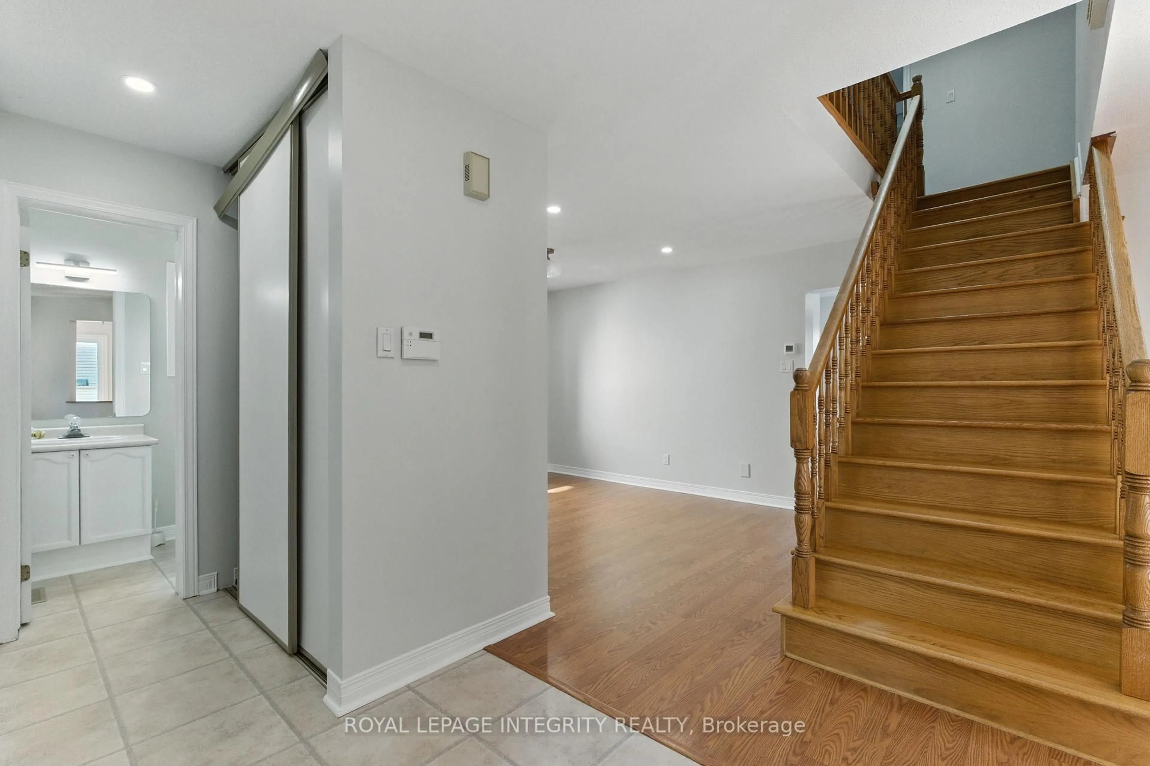 Unknown for 775 Adencliffe Dr, Orleans Ontario K4A 3E5