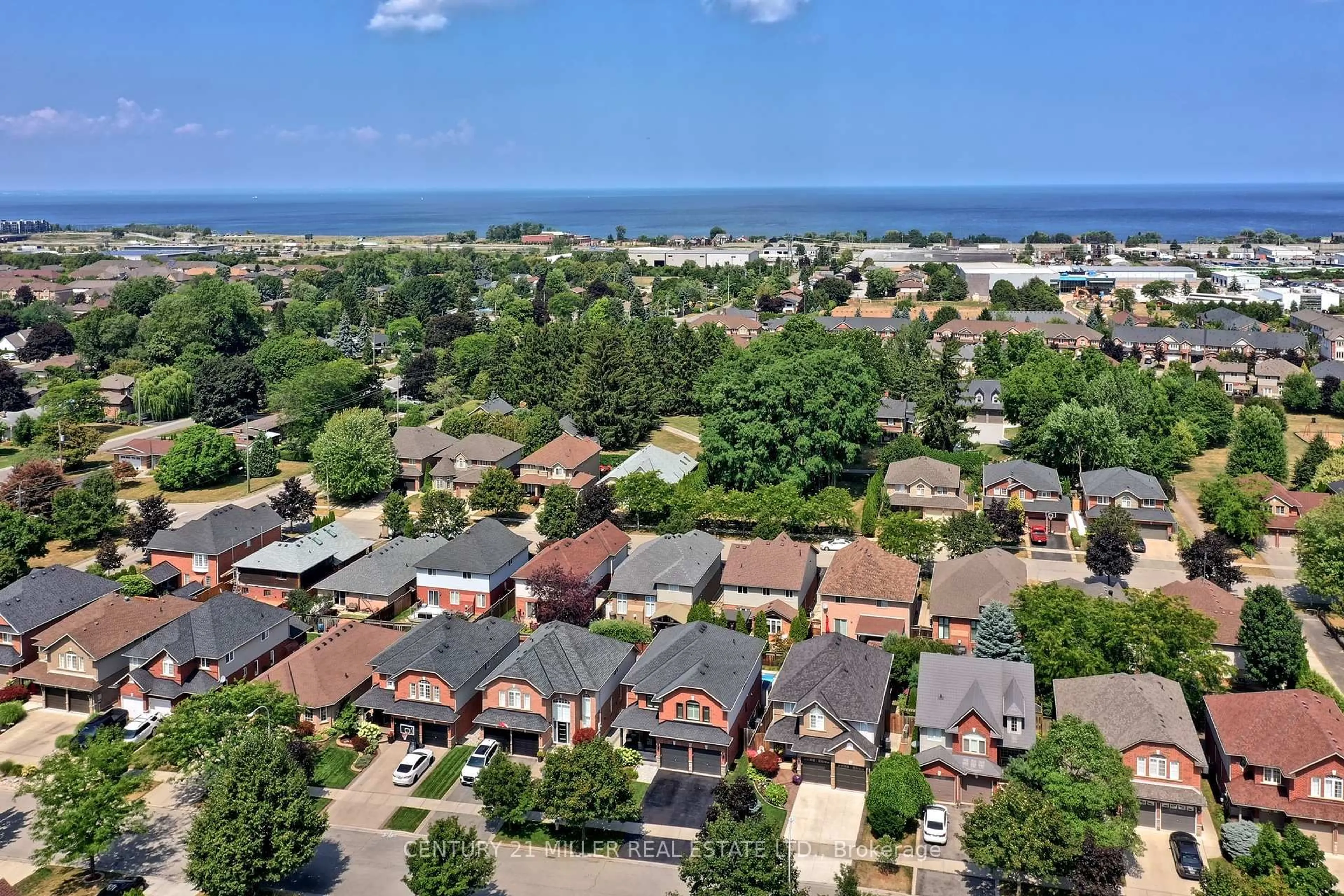 A pic from outside/outdoor area/front of a property/back of a property/a pic from drone, water/lake/river/ocean view for 54 Hickory Cres, Grimsby Ontario L3M 5P9