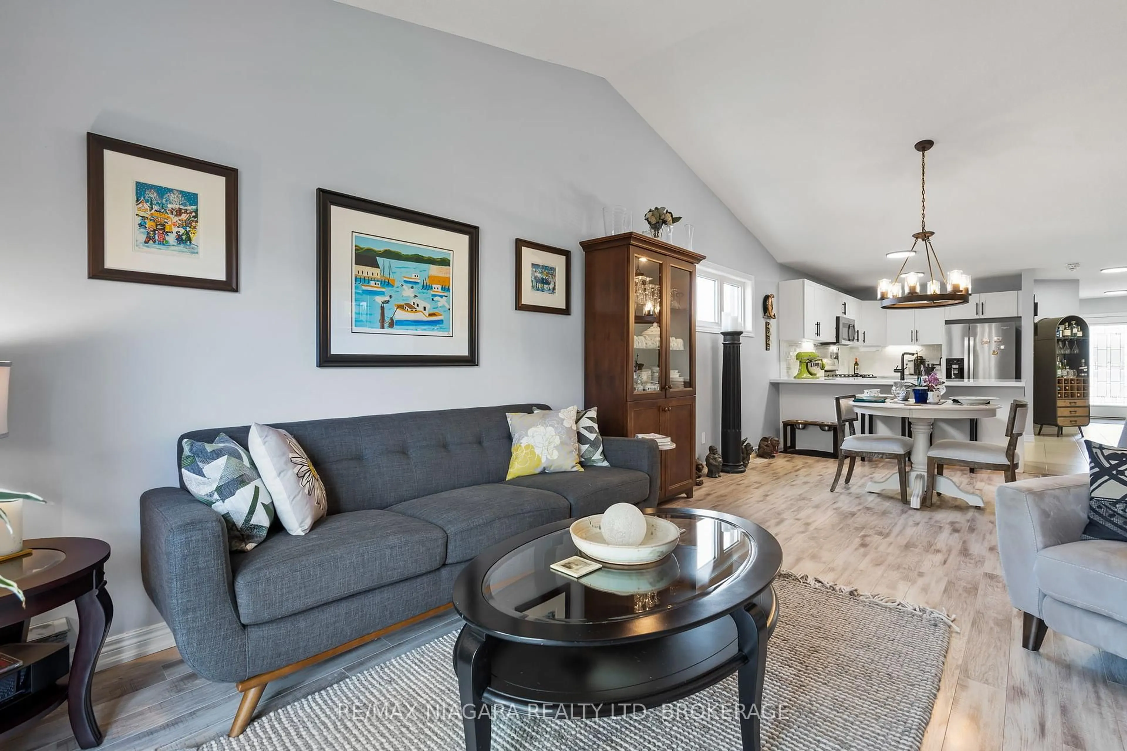 Living room with furniture, unknown for 149 Roselawn Cres, Welland Ontario L3C 0C5