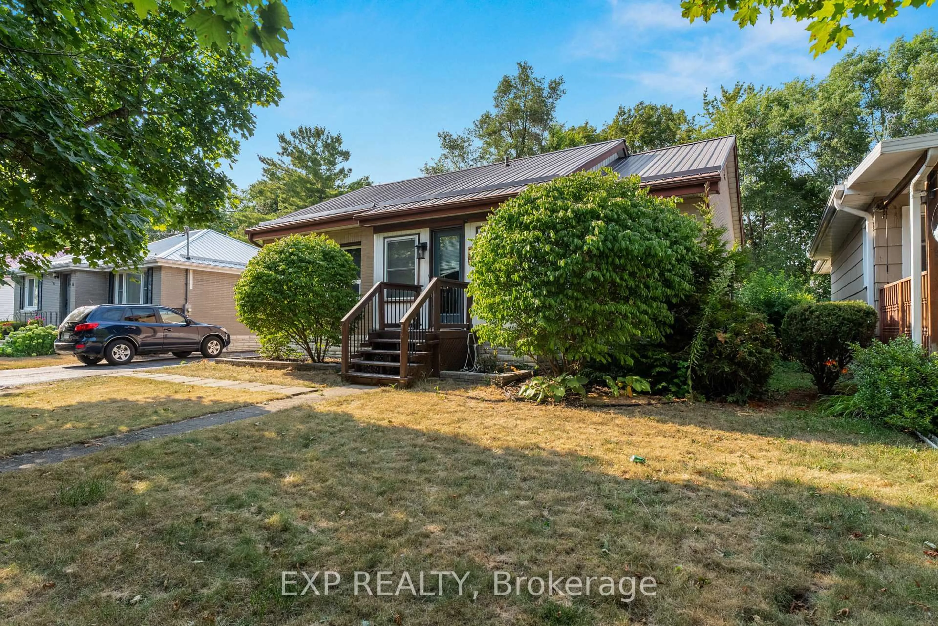 A pic from outside/outdoor area/front of a property/back of a property/a pic from drone, street for 18 Montgomery Blvd, Belleville Ontario K8N 1H9