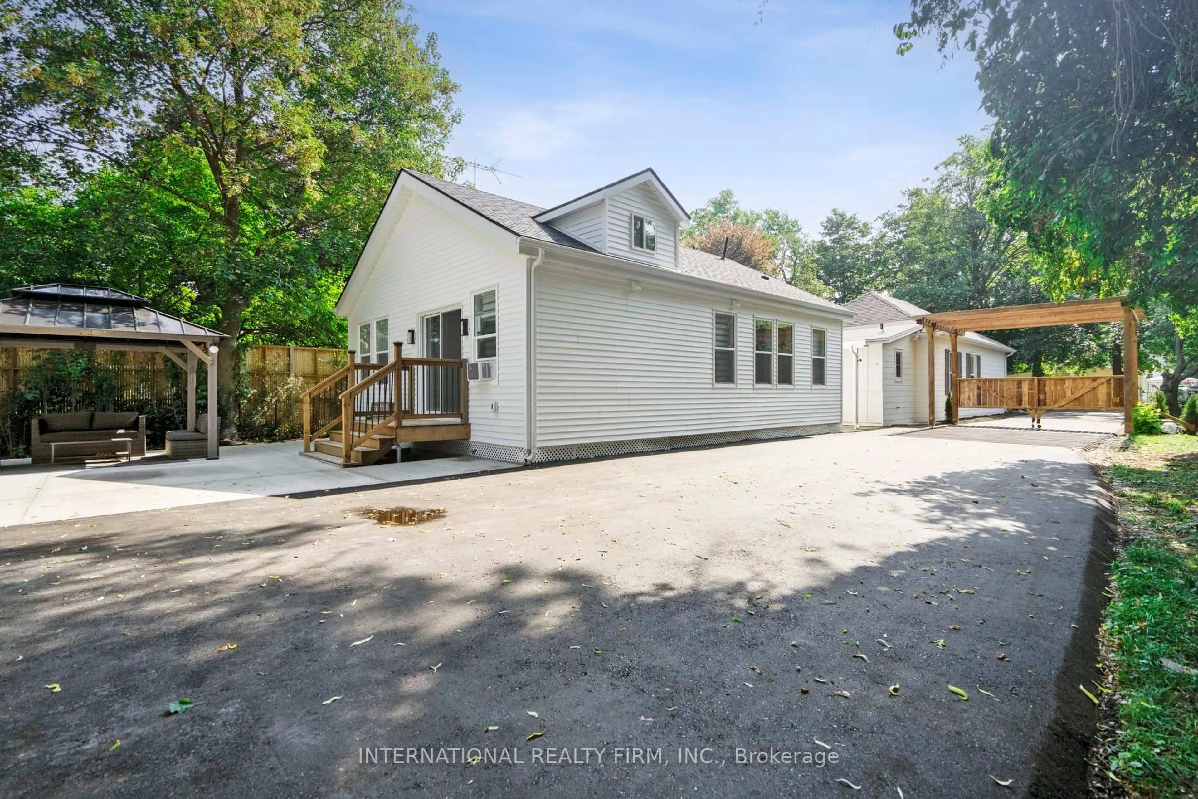 Unknown for 267 Davy St, Niagara-on-the-Lake Ontario L0S 1J0