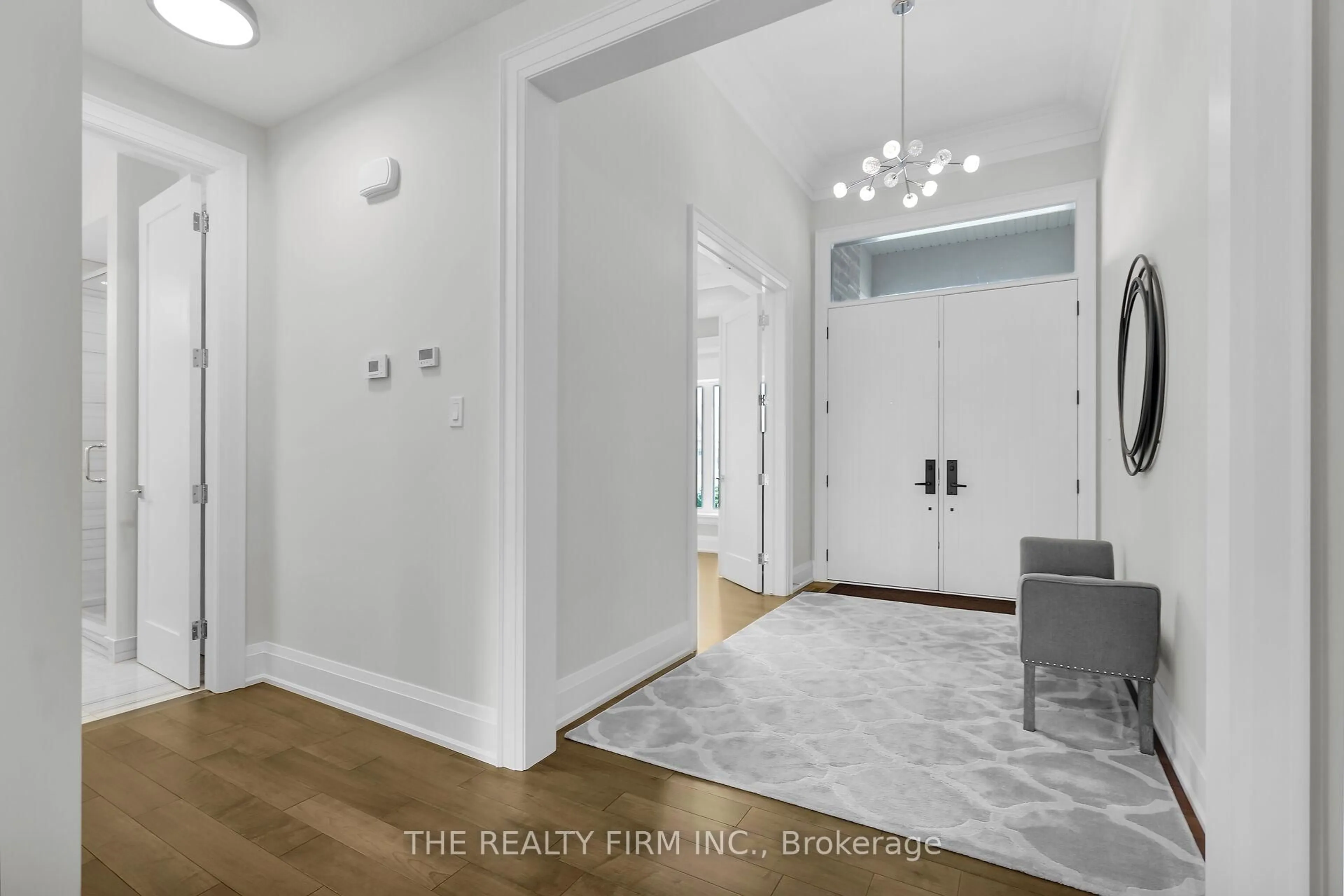 Indoor entryway for 1710 Ironwood Rd #65, London South Ontario N6K 0G9