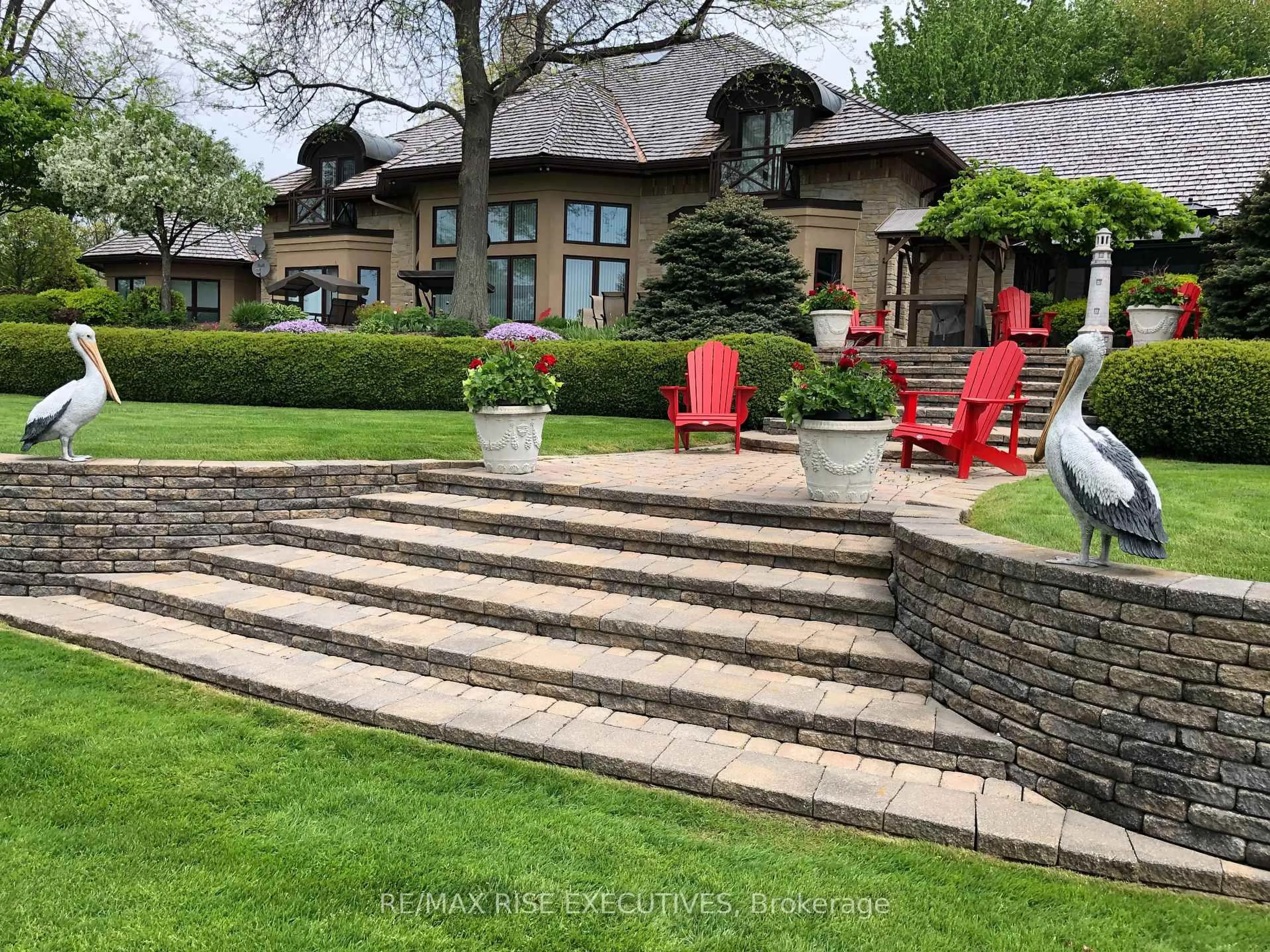 Patio, mountain view for 16024 LAKESIDE Dr, South Stormont Ontario K0C 1P0