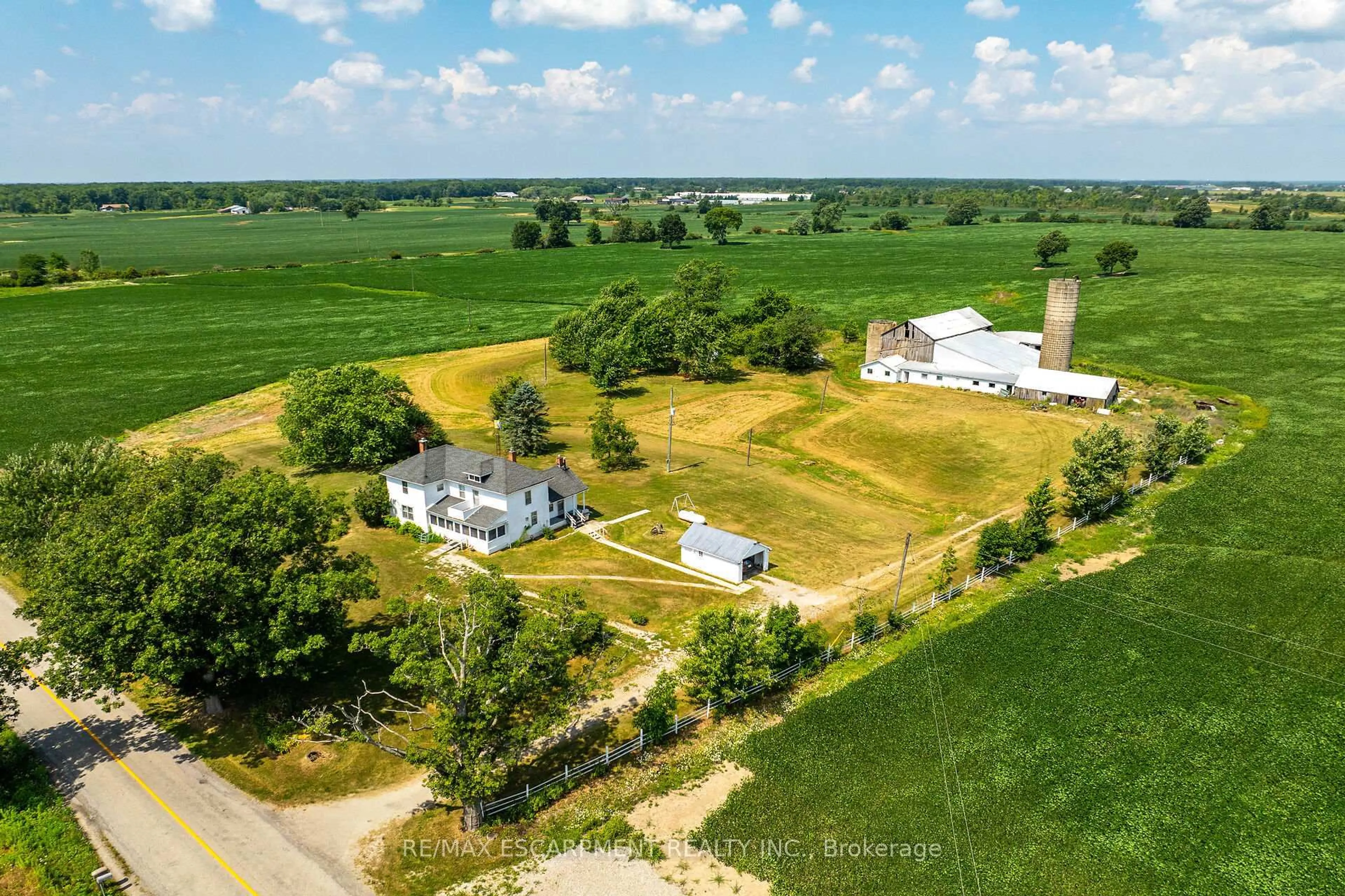 A pic from outside/outdoor area/front of a property/back of a property/a pic from drone, building for 289 2nd Concession Rd, Haldimand Ontario N0A 1R0