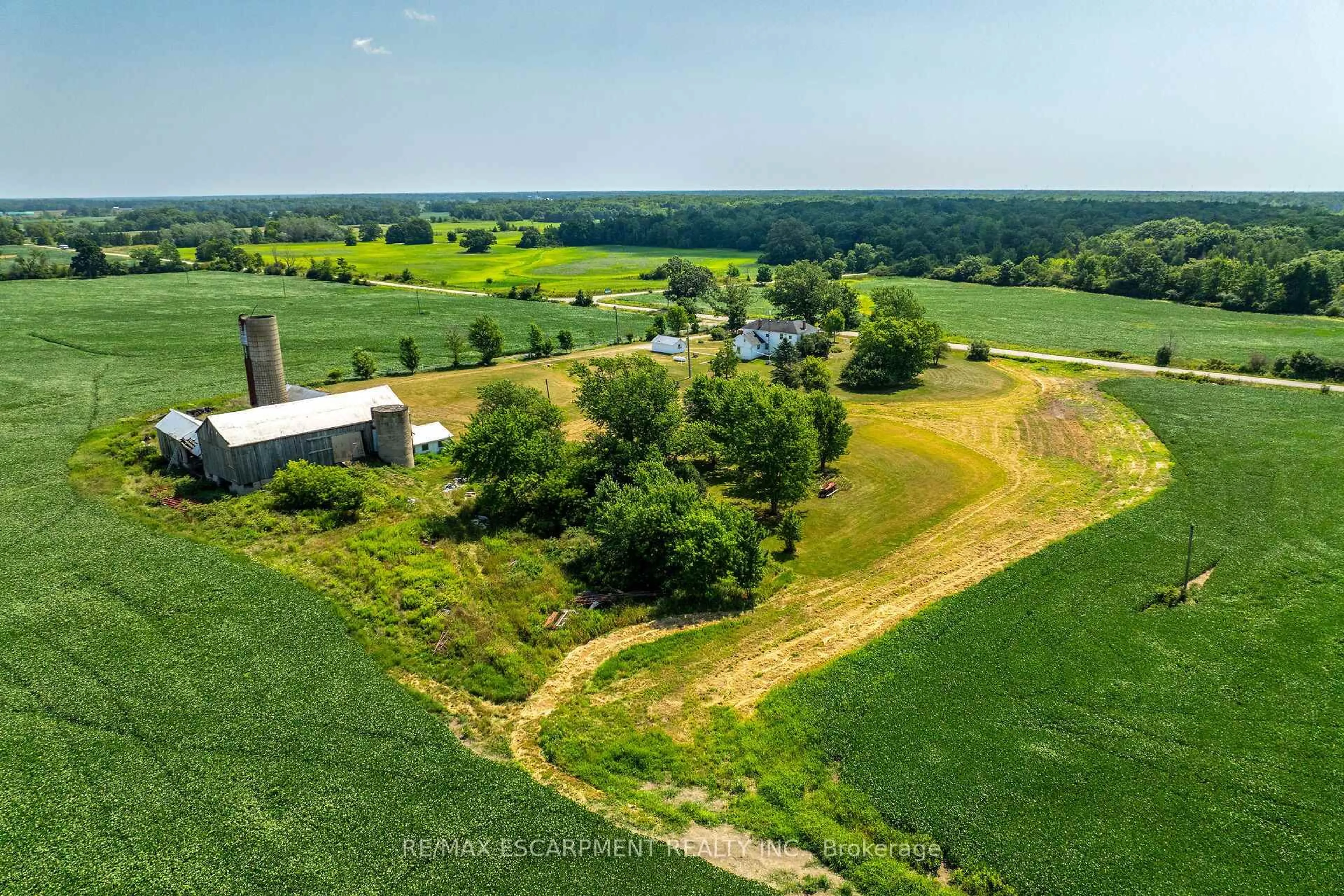 A pic from outside/outdoor area/front of a property/back of a property/a pic from drone, unknown for 289 2nd Concession Rd, Haldimand Ontario N0A 1R0