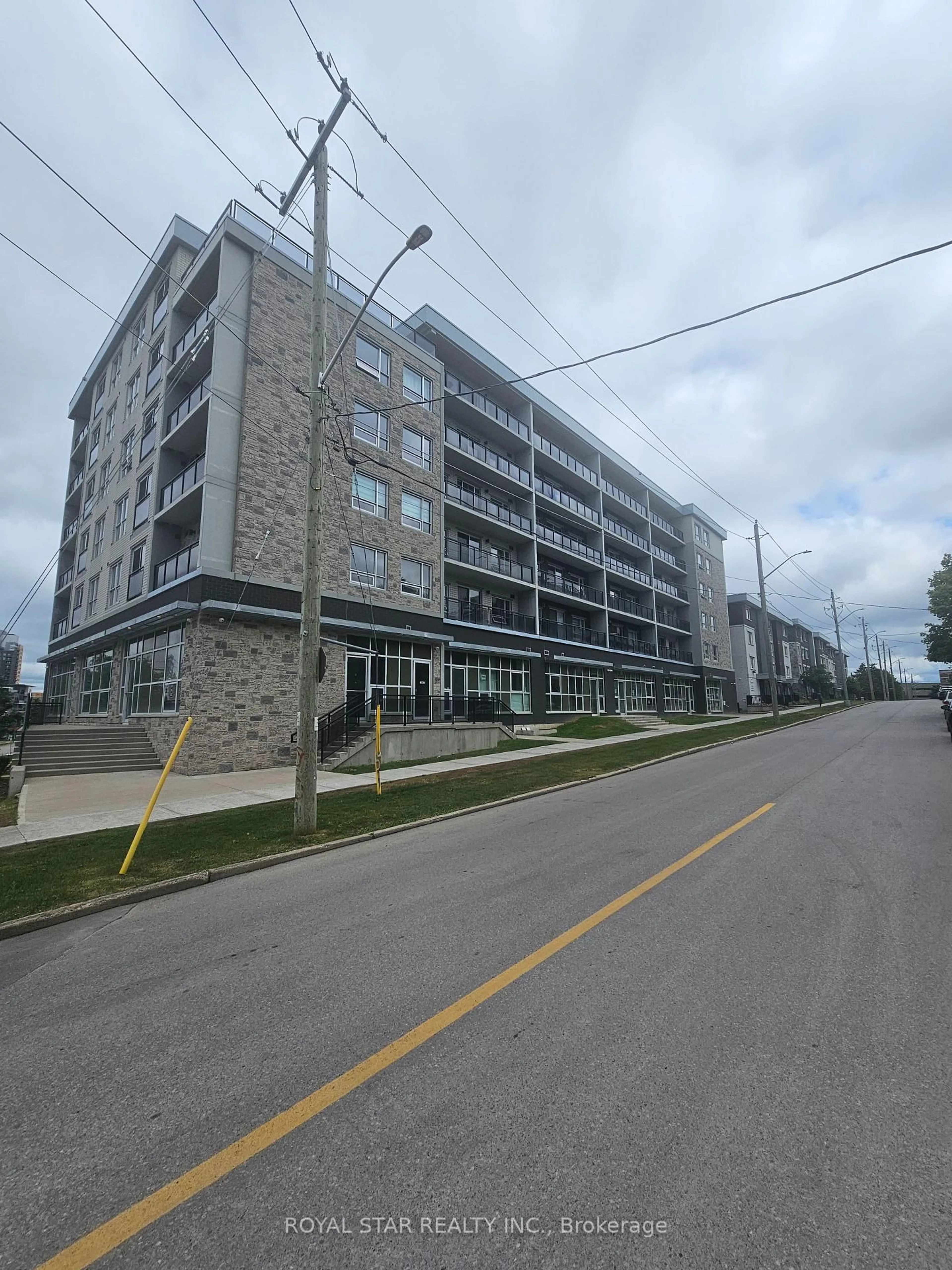 Unknown for 275 Larch St #F411, Waterloo Ontario N2L 3R2