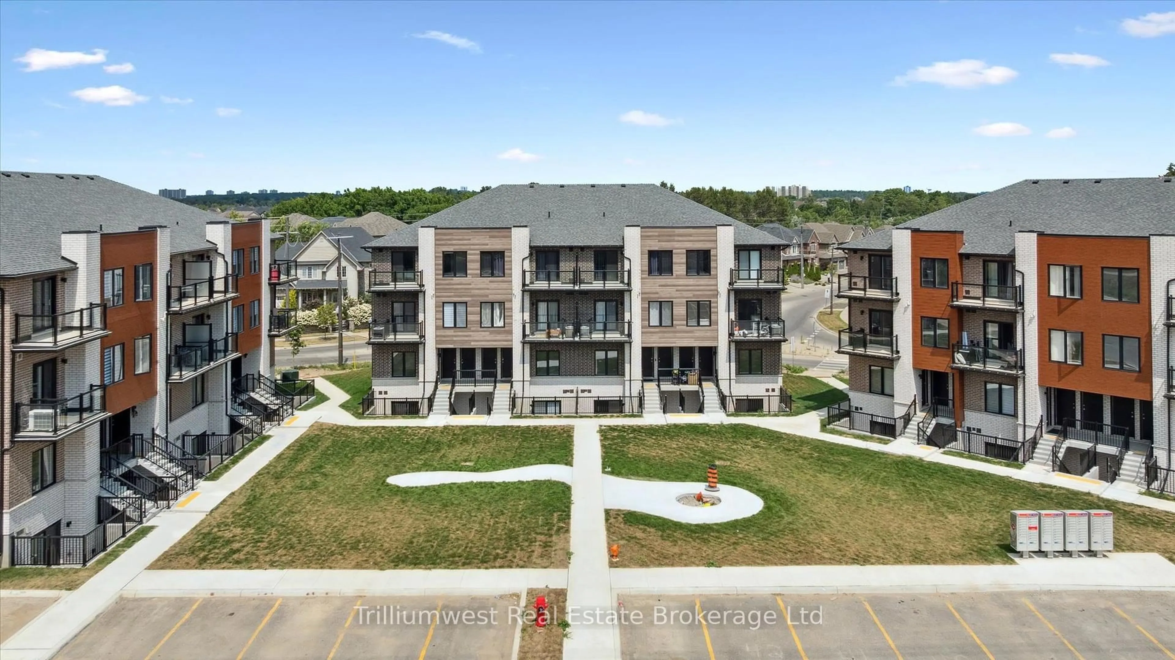 A pic from outside/outdoor area/front of a property/back of a property/a pic from drone, unknown for 10 South Creek Dr #34, Kitchener Ontario N2R 1N3