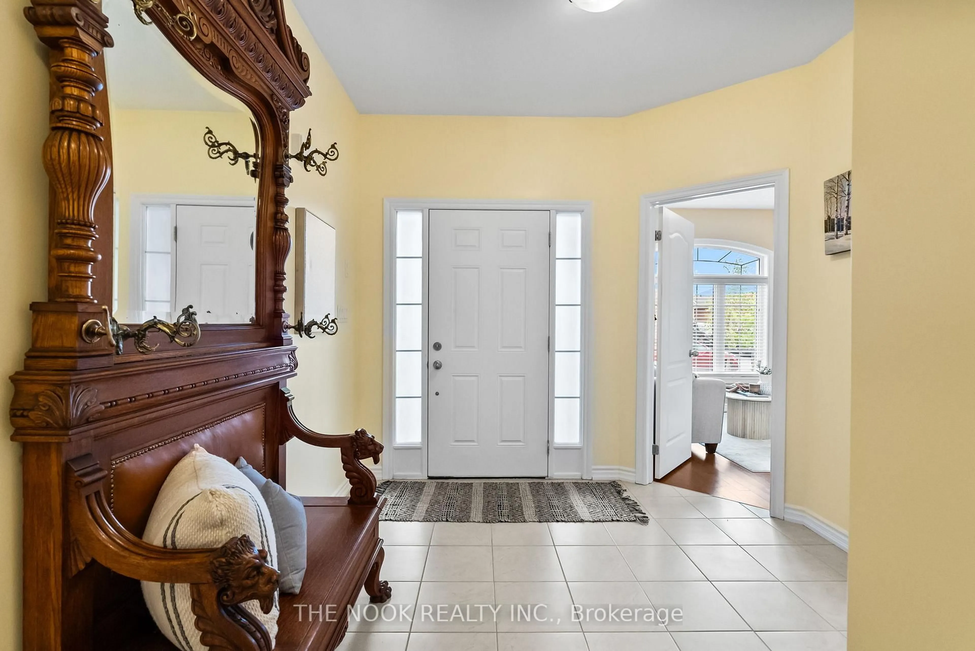 Indoor entryway for 145 Springdale Dr, Kawartha Lakes Ontario K9V 0N1