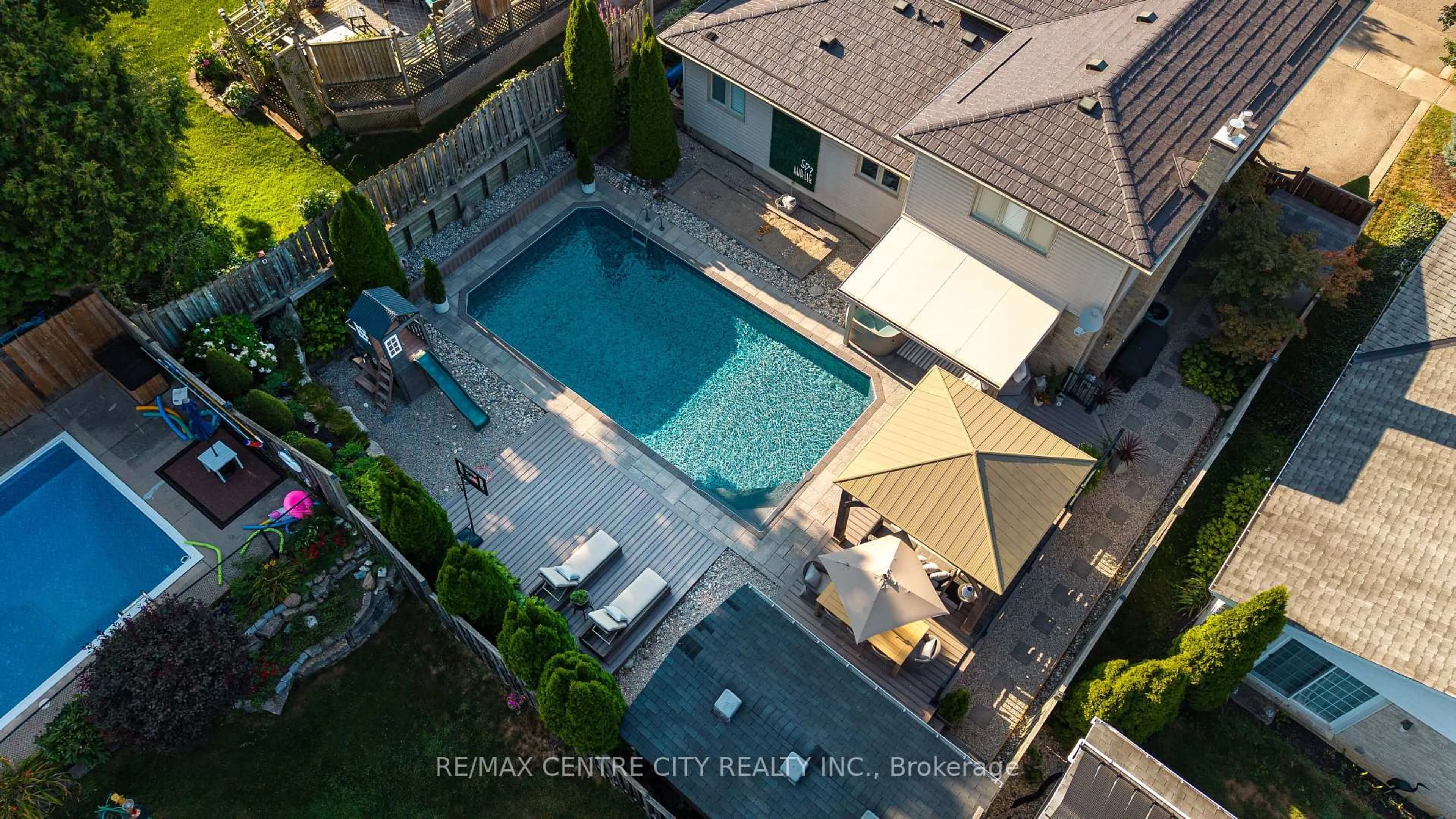 Pool for 144 Springfield Cres, London South Ontario N6K 2T6