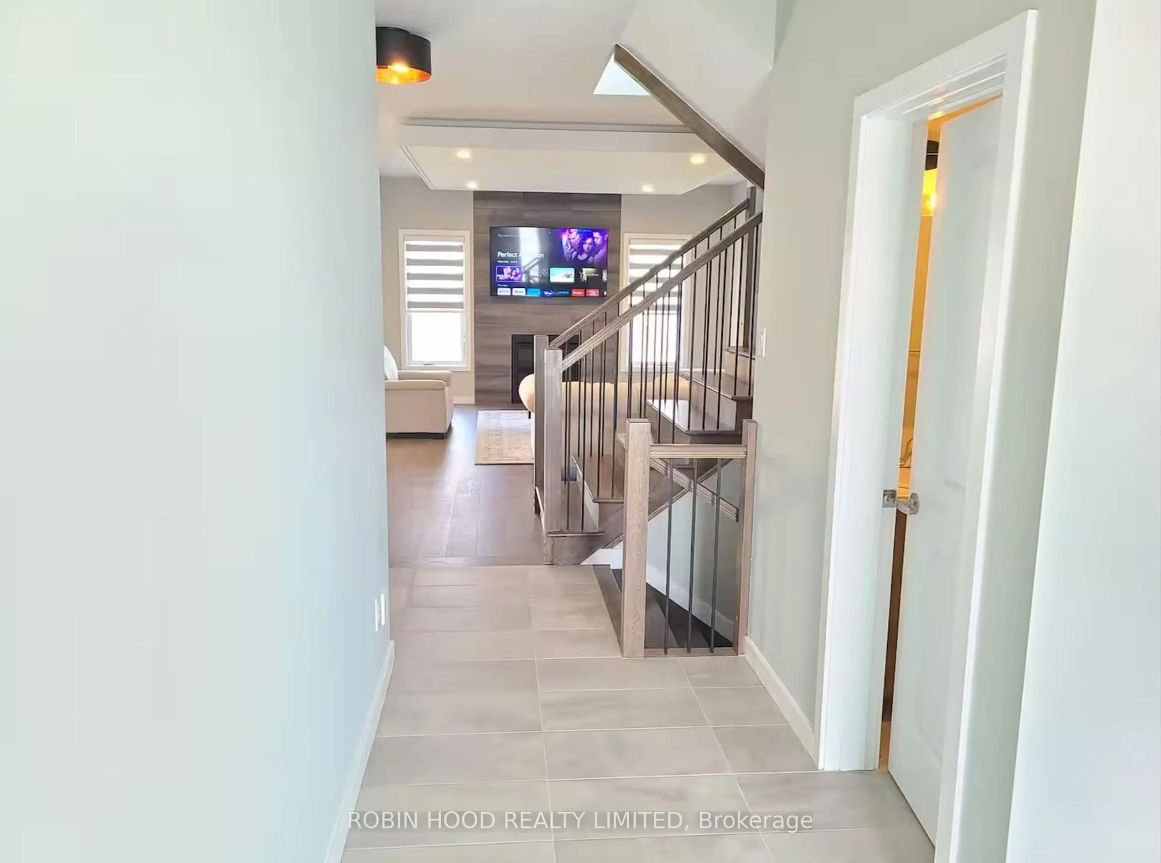 Indoor entryway for 20 Rutile St # , Clarence-Rockland Ontario K4K 0L4