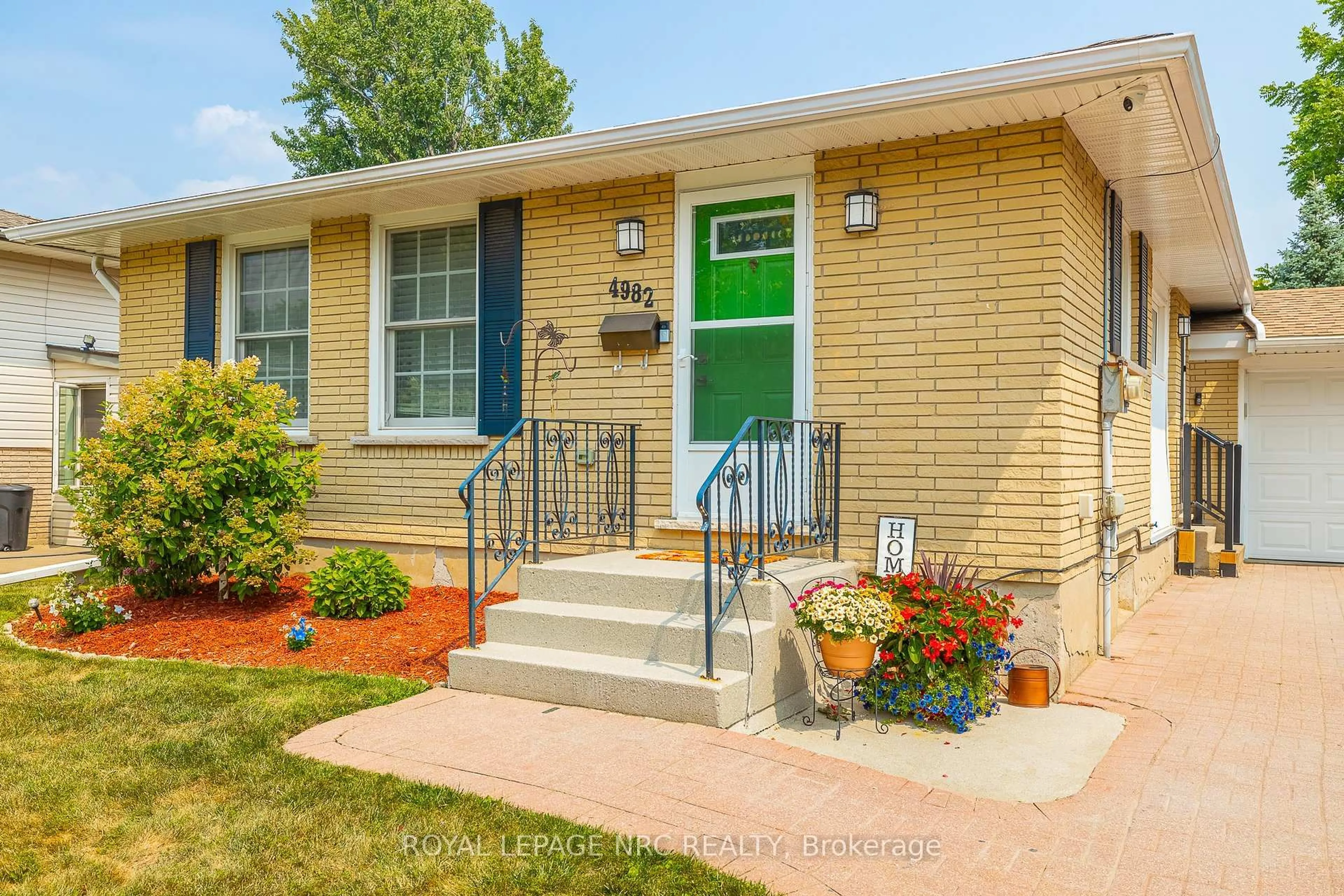 Home with brick exterior material, street for 4982 Epsom Crt, Niagara Falls Ontario L2H 1V9