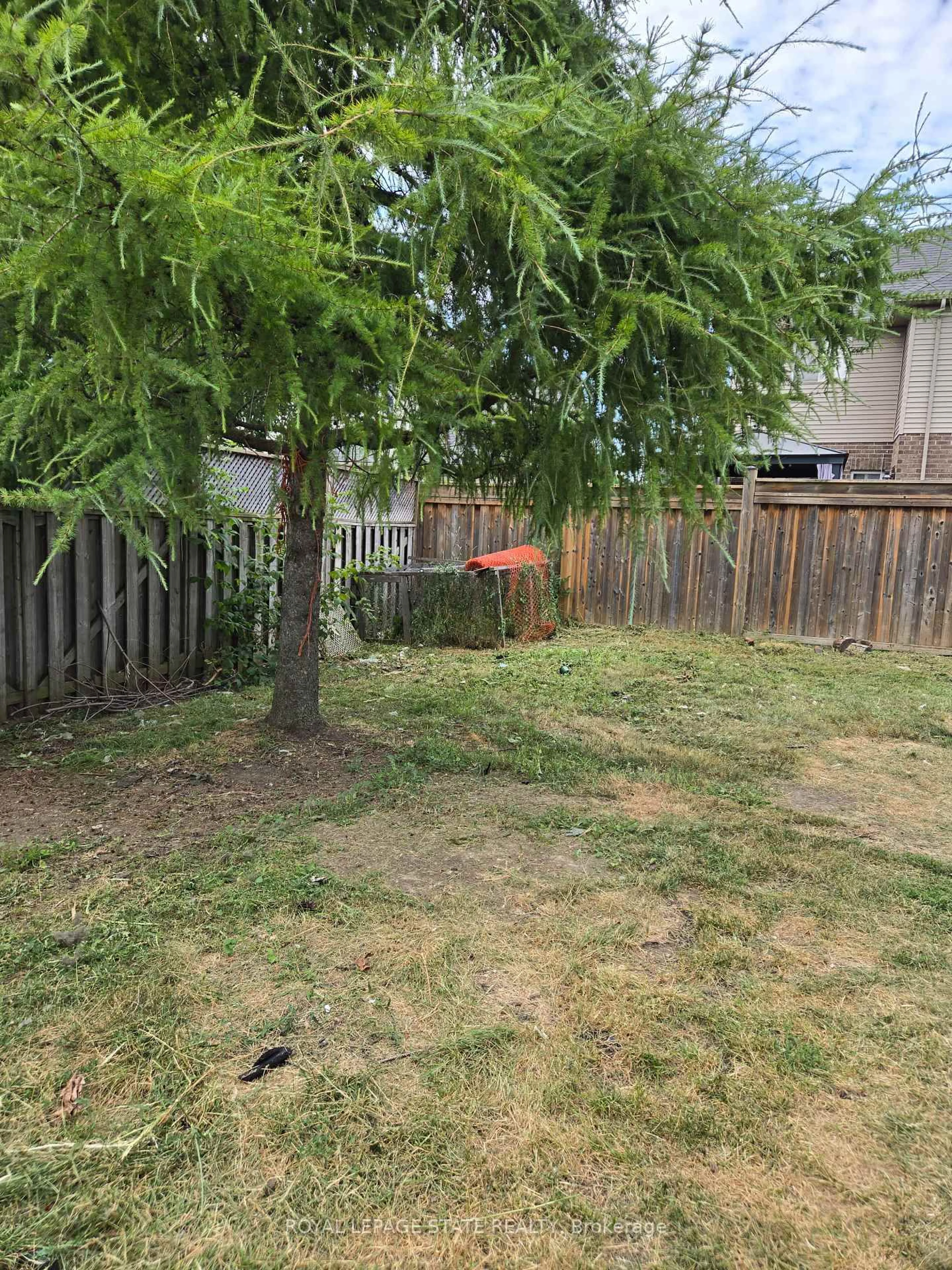 A pic from outside/outdoor area/front of a property/back of a property/a pic from drone, unknown for 697 Limeridge Rd, Hamilton Ontario L8W 1A4