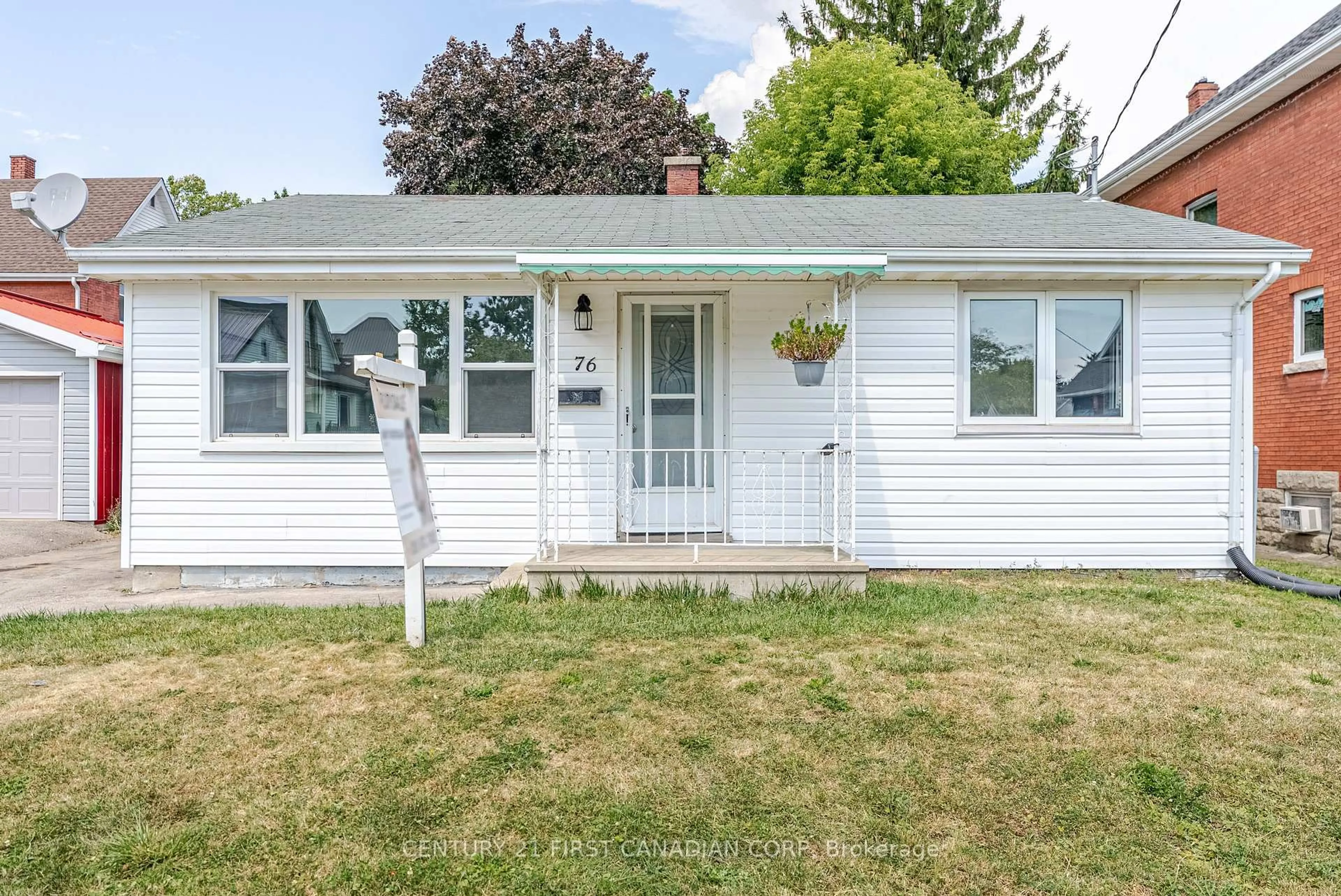 Home with vinyl exterior material, street for 76 Myrtle St, St. Thomas Ontario N5R 2G1