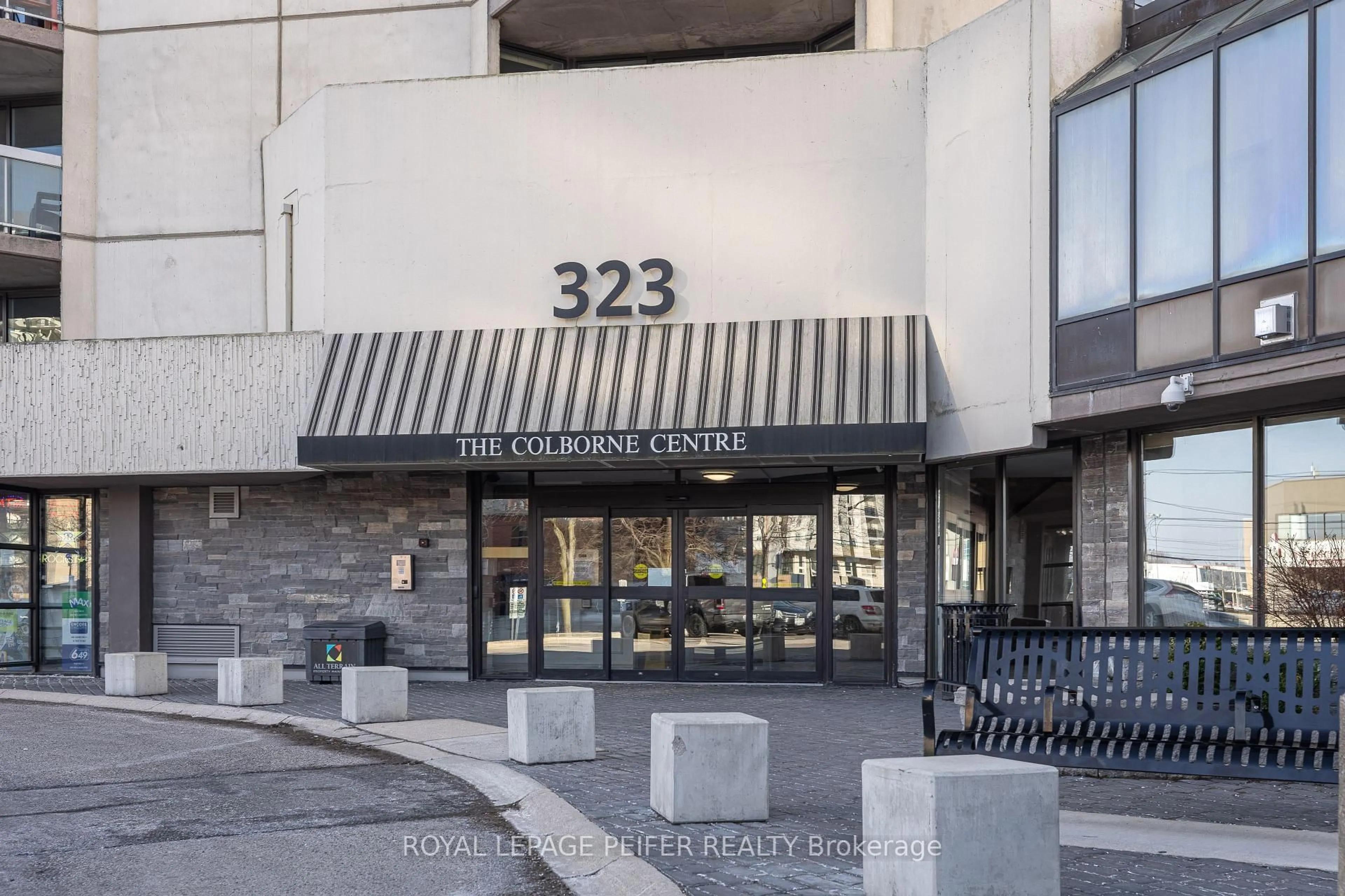 Indoor foyer for 323 Colborne St #2403, London East Ontario N6B 3N8