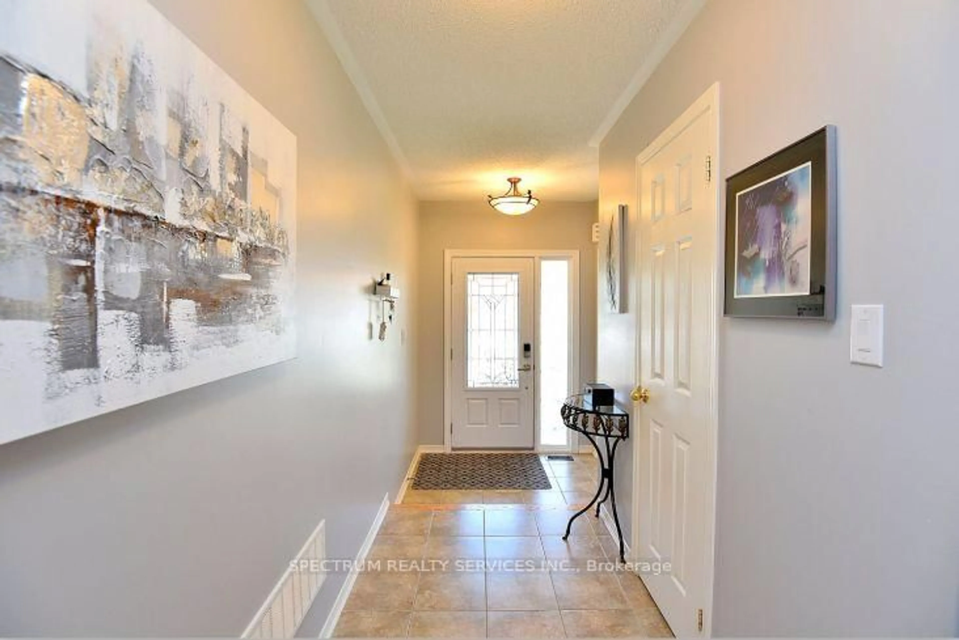 Indoor entryway for 56 Mcknight Ave, Hamilton Ontario L8B 0R5