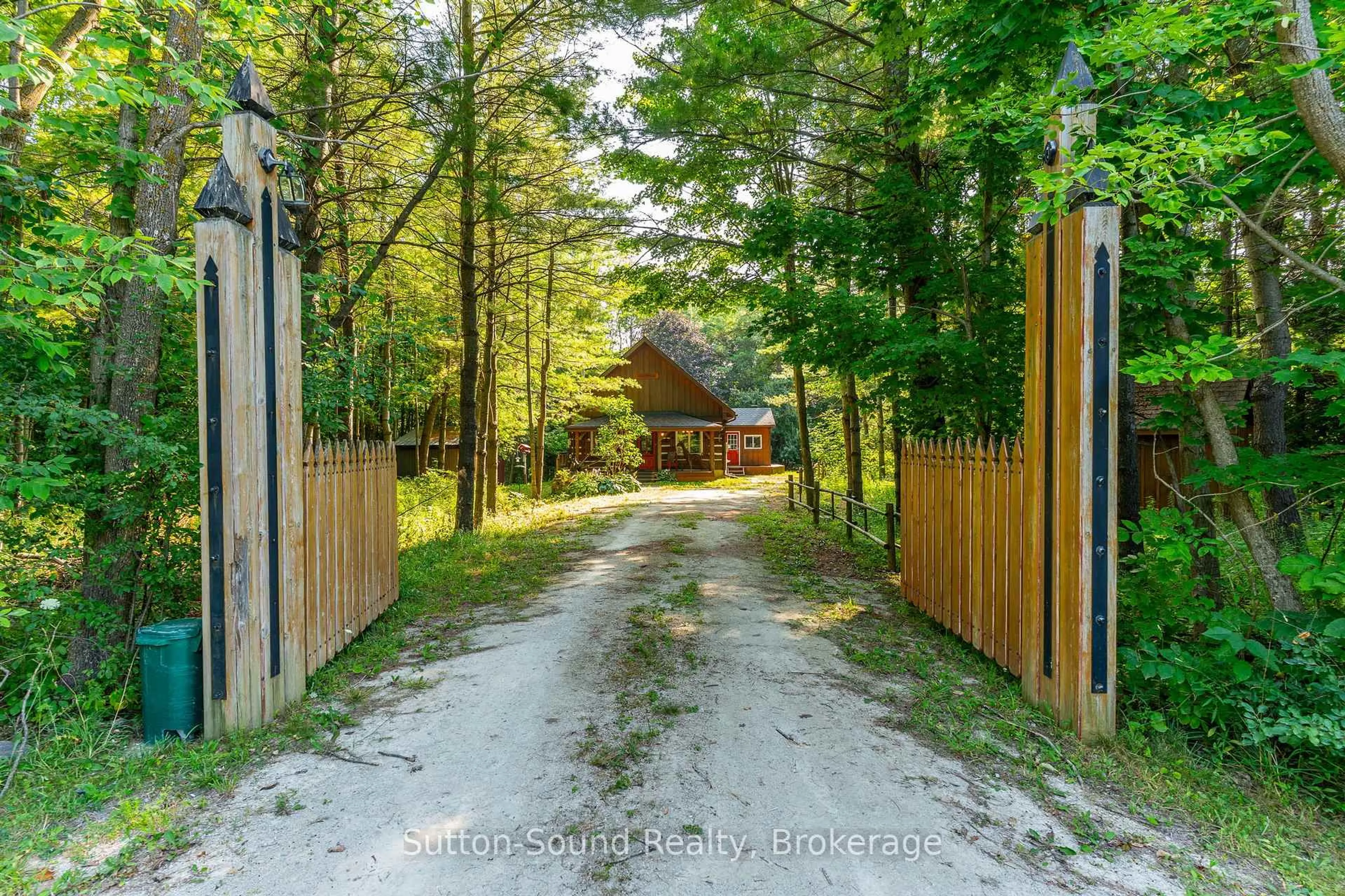A pic from outside/outdoor area/front of a property/back of a property/a pic from drone, unknown for 557371 4th Concession, Meaford Ontario N0H 1E0