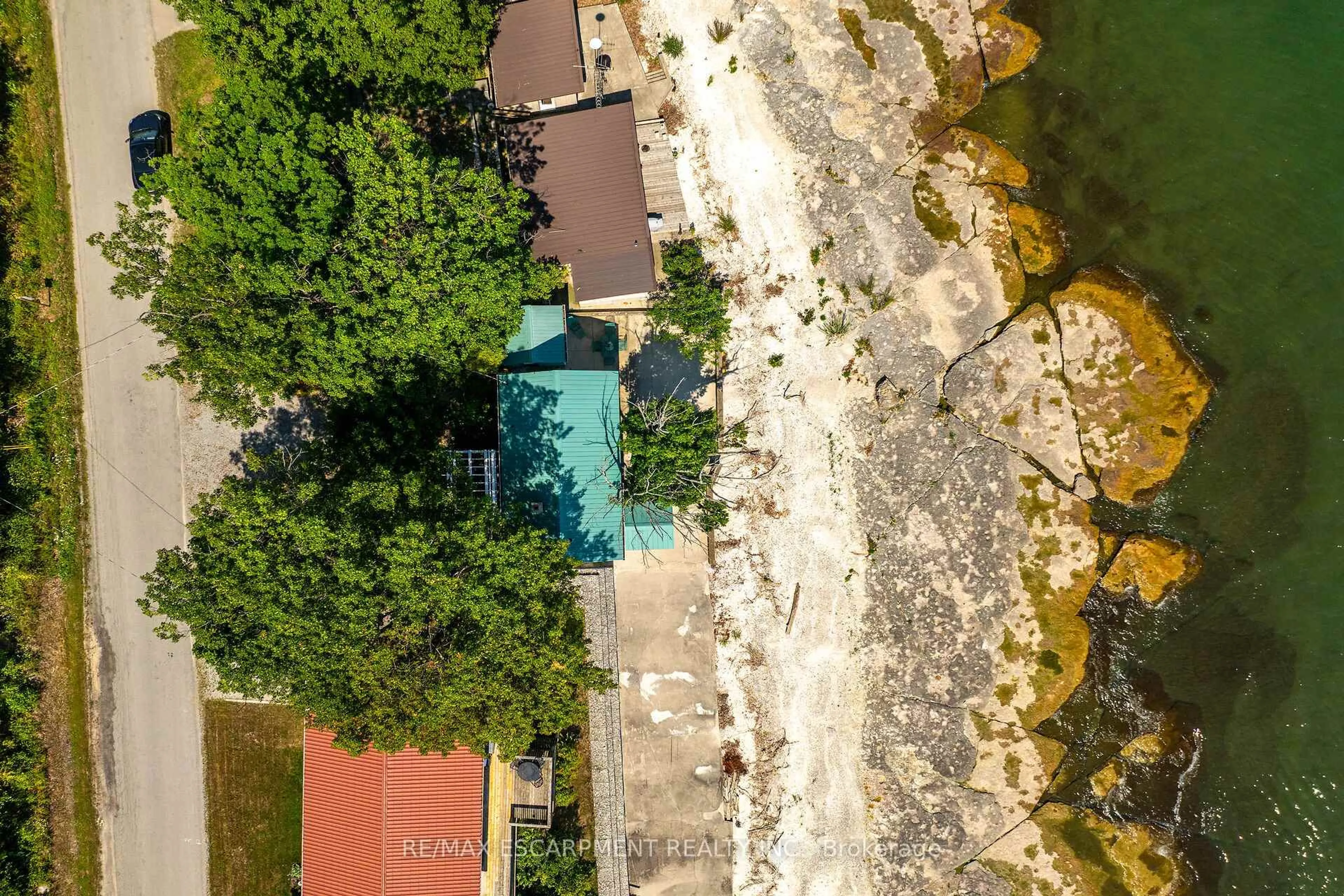 A pic from outside/outdoor area/front of a property/back of a property/a pic from drone, water/lake/river/ocean view for 157 LIGHTHOUSE Dr, Haldimand Ontario N1A 2W6
