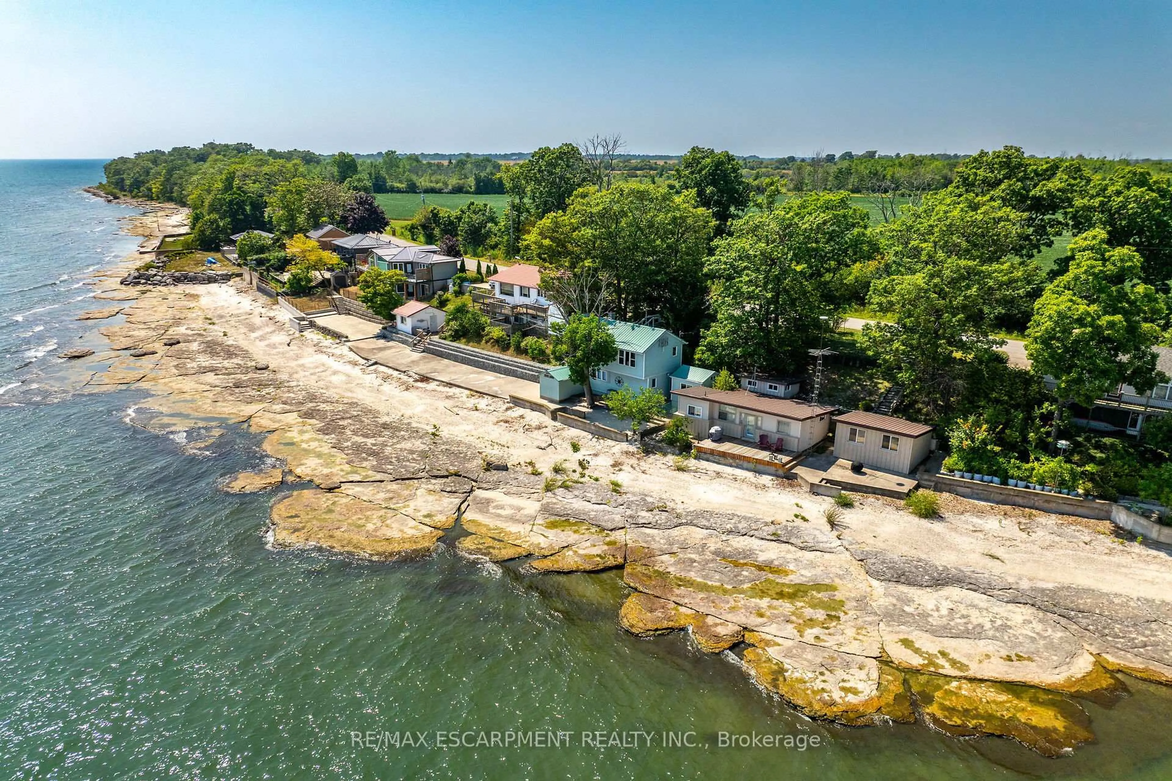 A pic from outside/outdoor area/front of a property/back of a property/a pic from drone, water/lake/river/ocean view for 157 LIGHTHOUSE Dr, Haldimand Ontario N1A 2W6