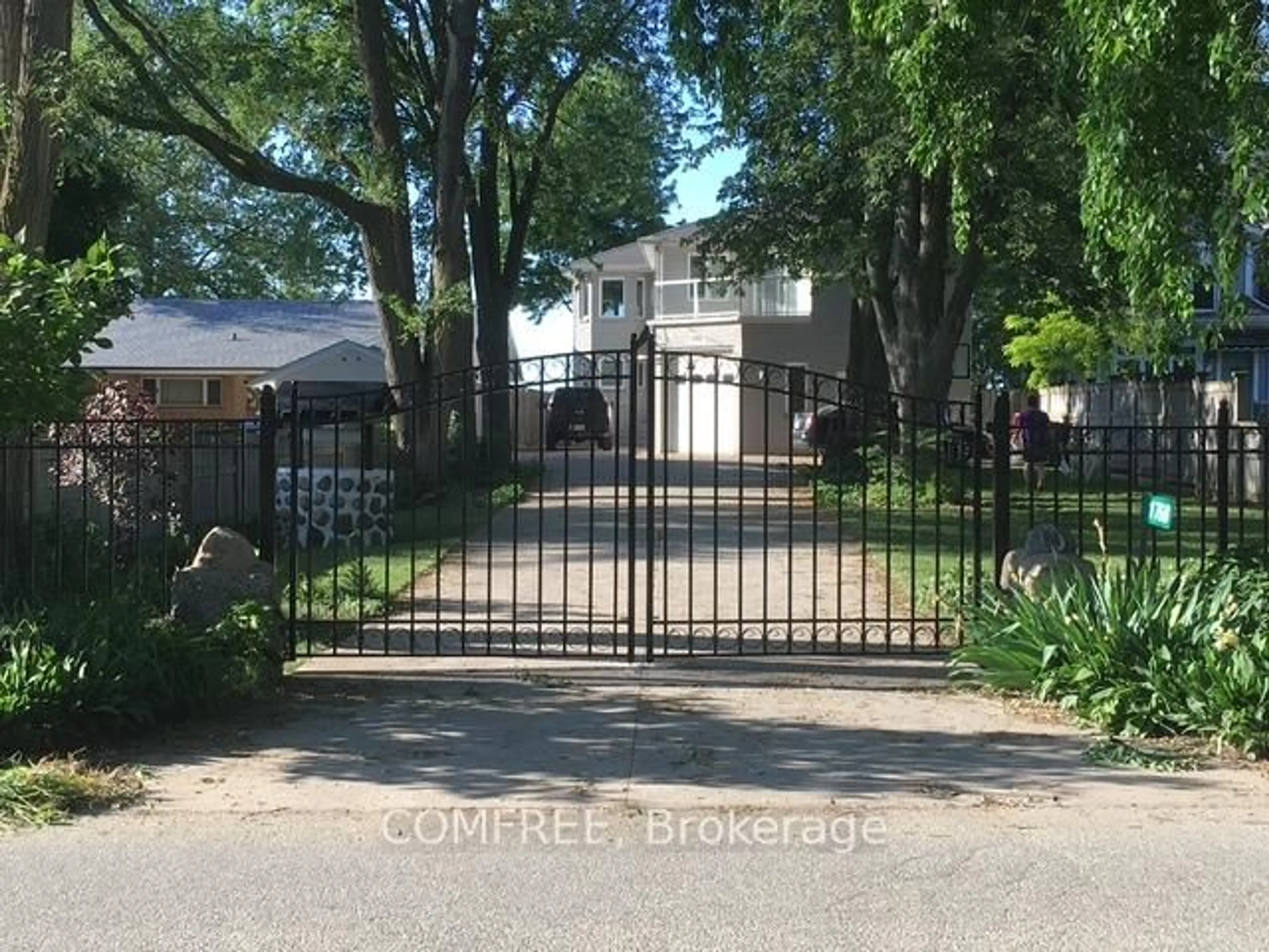 A pic from outside/outdoor area/front of a property/back of a property/a pic from drone, street for 1768 Caille Ave, Lakeshore Ontario N8L 0J5