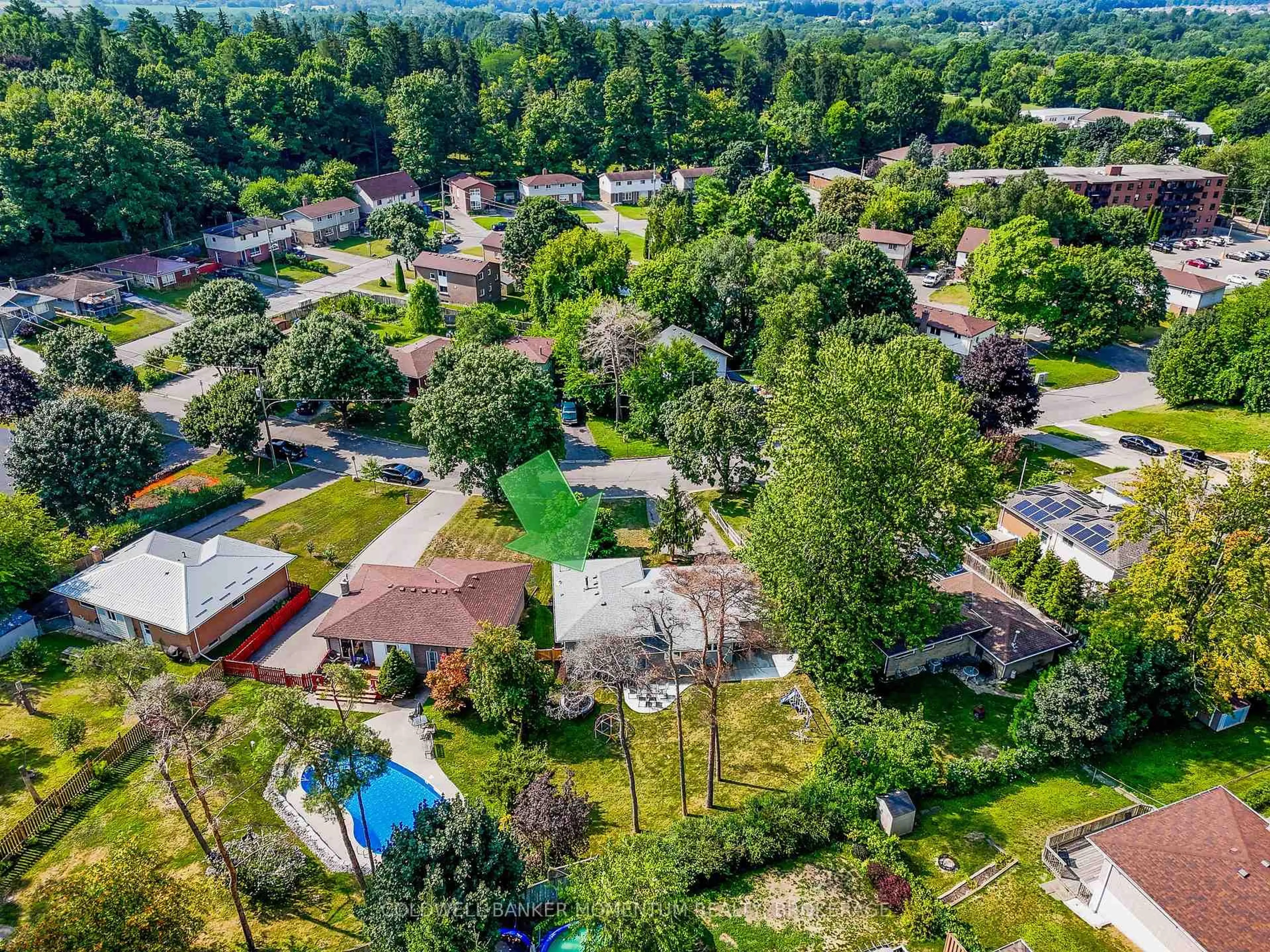 A pic from outside/outdoor area/front of a property/back of a property/a pic from drone, unknown for 30 Ashton Dr, Norfolk Ontario N3Y 2S4