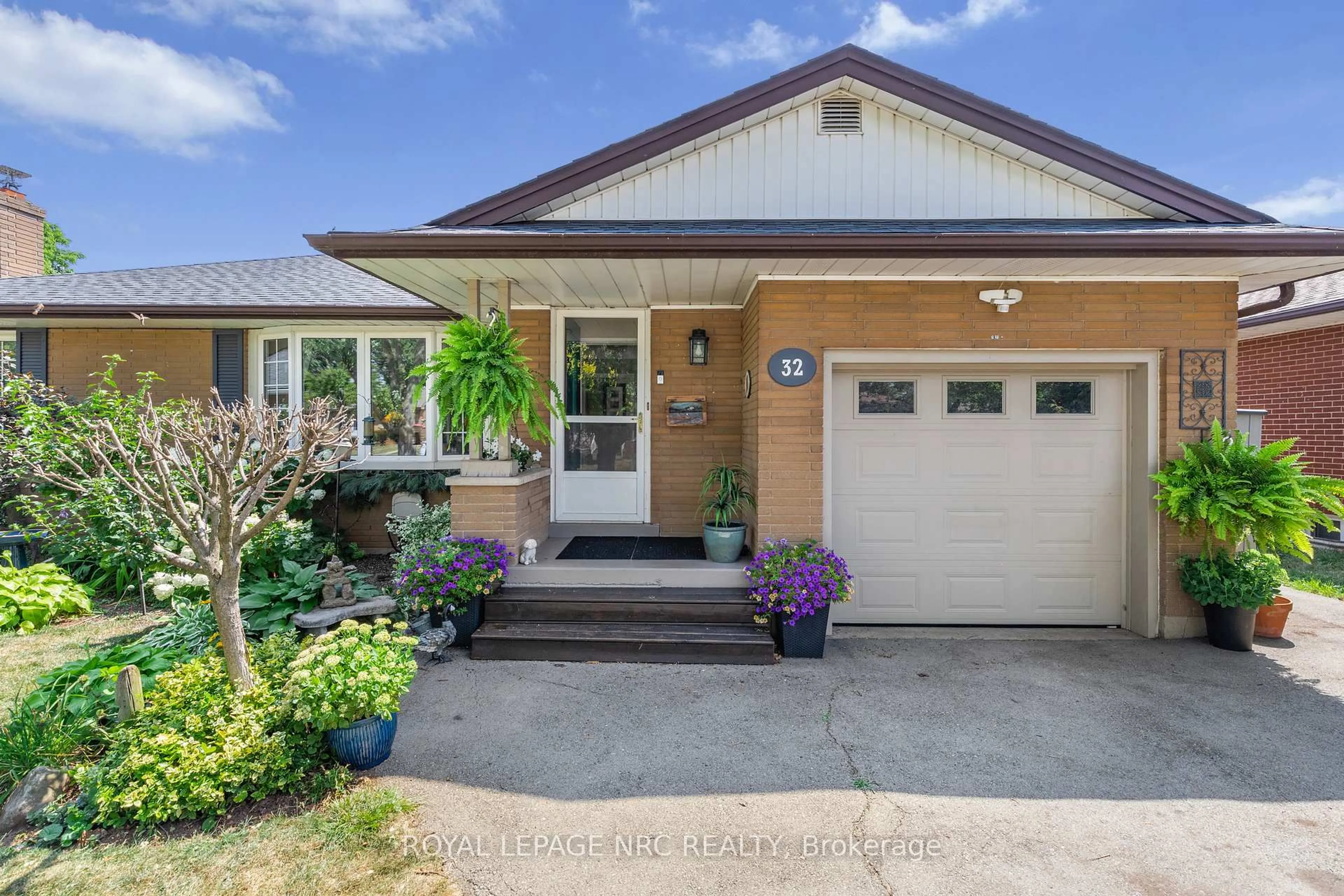 Unknown for 32 Whittaker Ave, Grimsby Ontario L3M 3J4