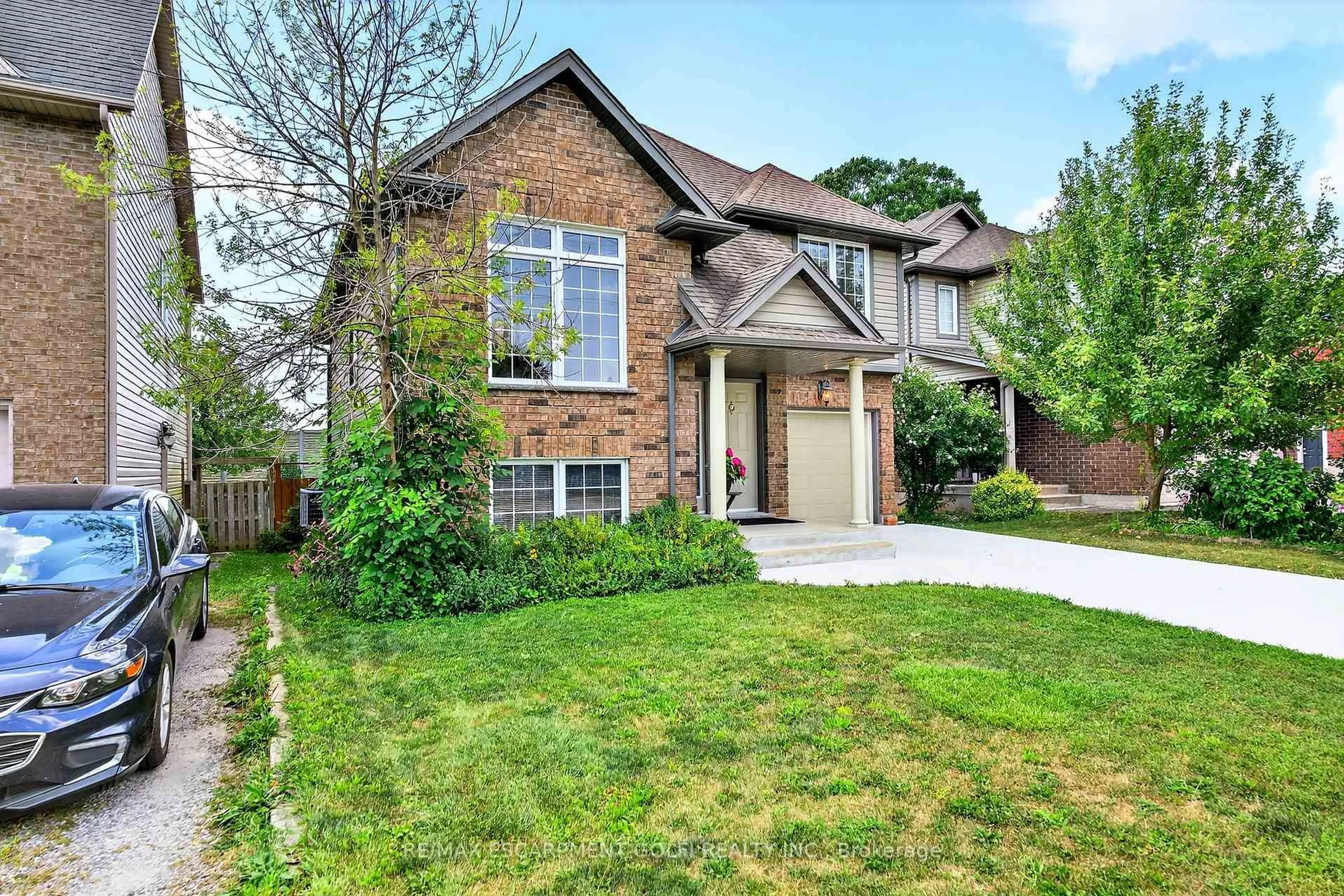 Home with brick exterior material, street for 6757 Ailanthus Ave, Niagara Falls Ontario L2G 4C6