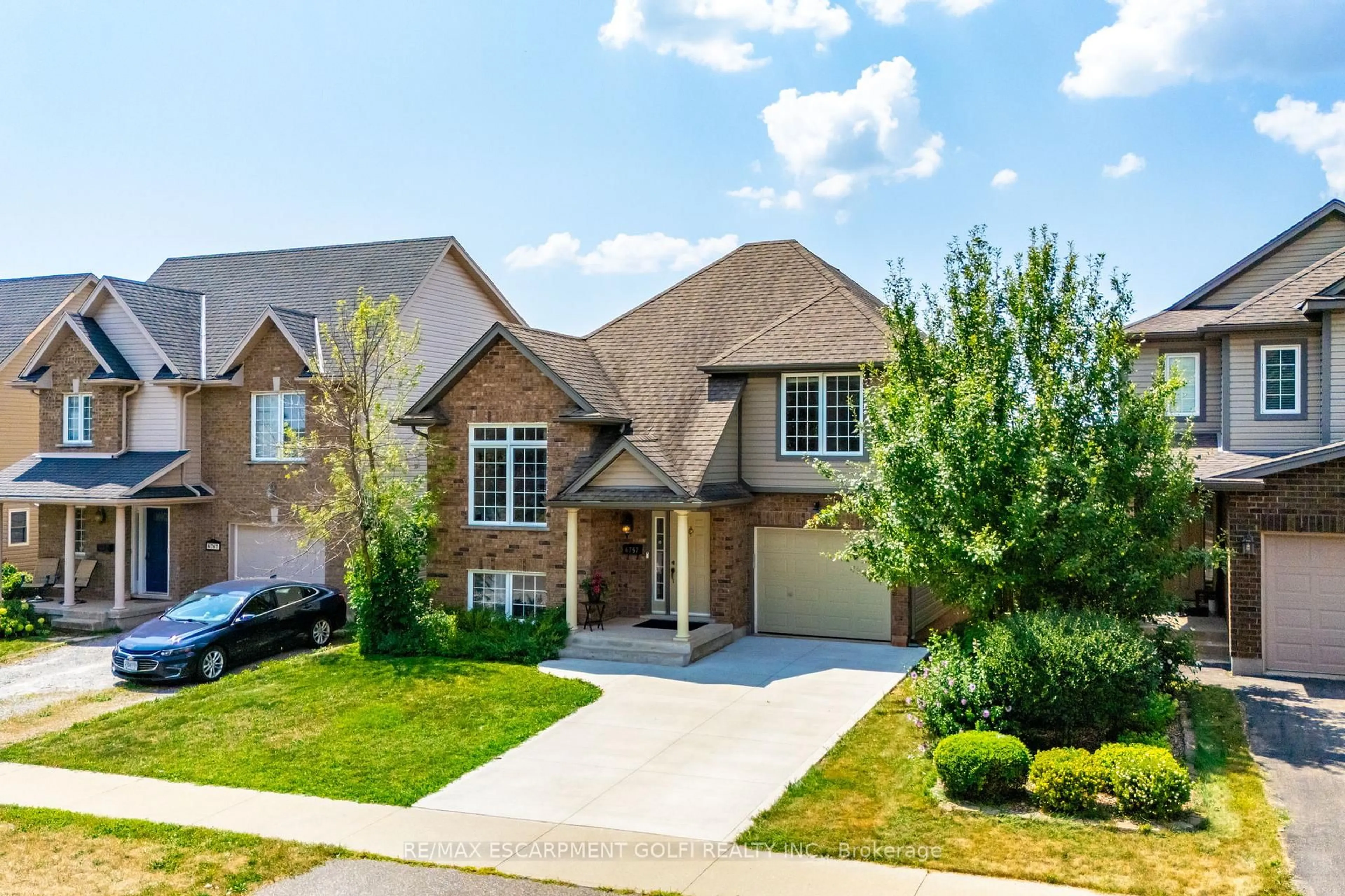 Home with brick exterior material, street for 6757 Ailanthus Ave, Niagara Falls Ontario L2G 4C6