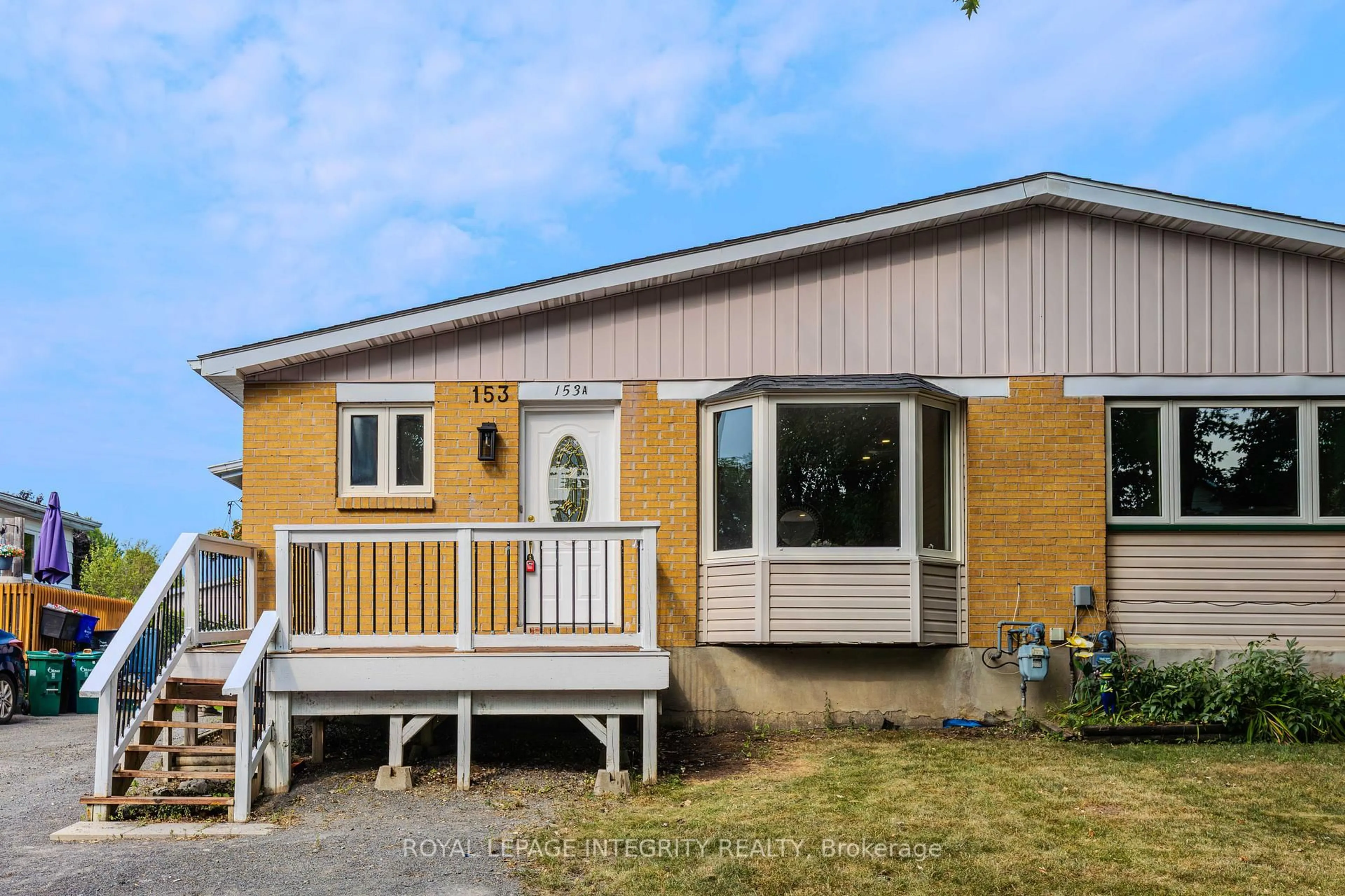 Home with vinyl exterior material, street for 153 Glamorgan Dr, Kanata Ontario K2L 1R7